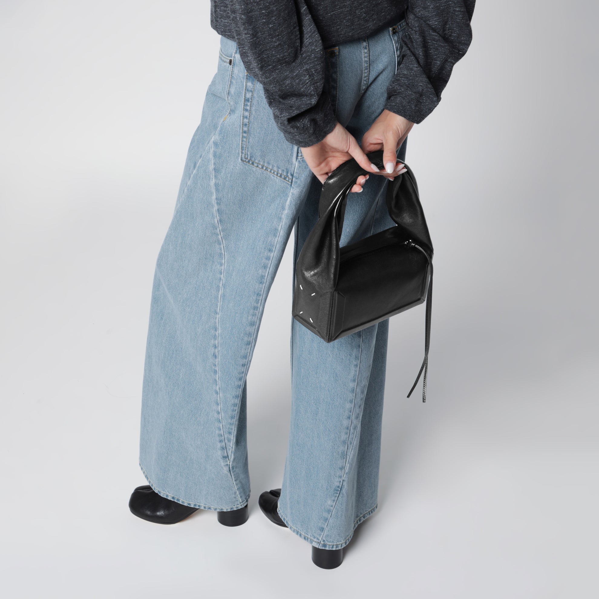 Sac Box East West Small en cuir noir