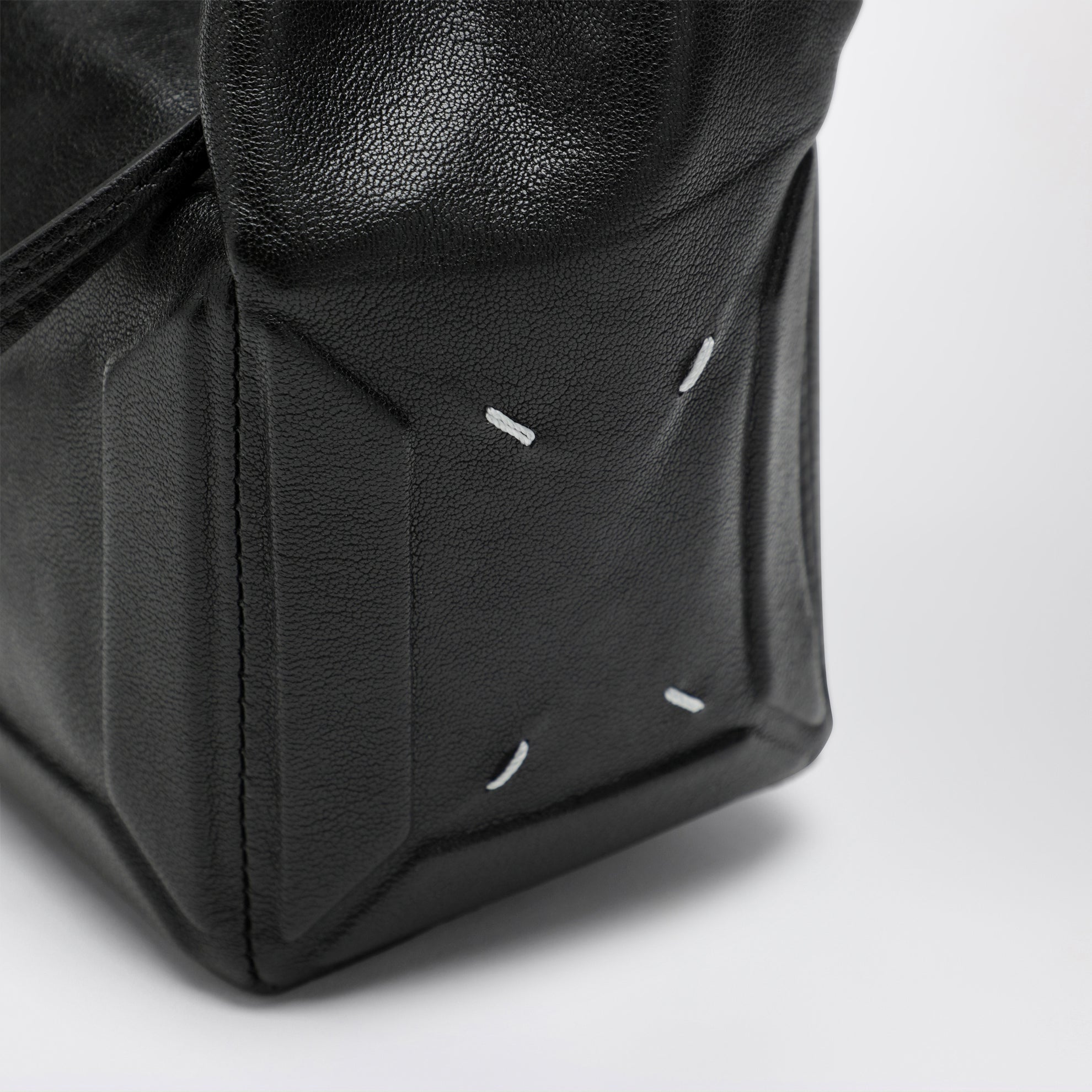 Sac Box East West Small en cuir noir