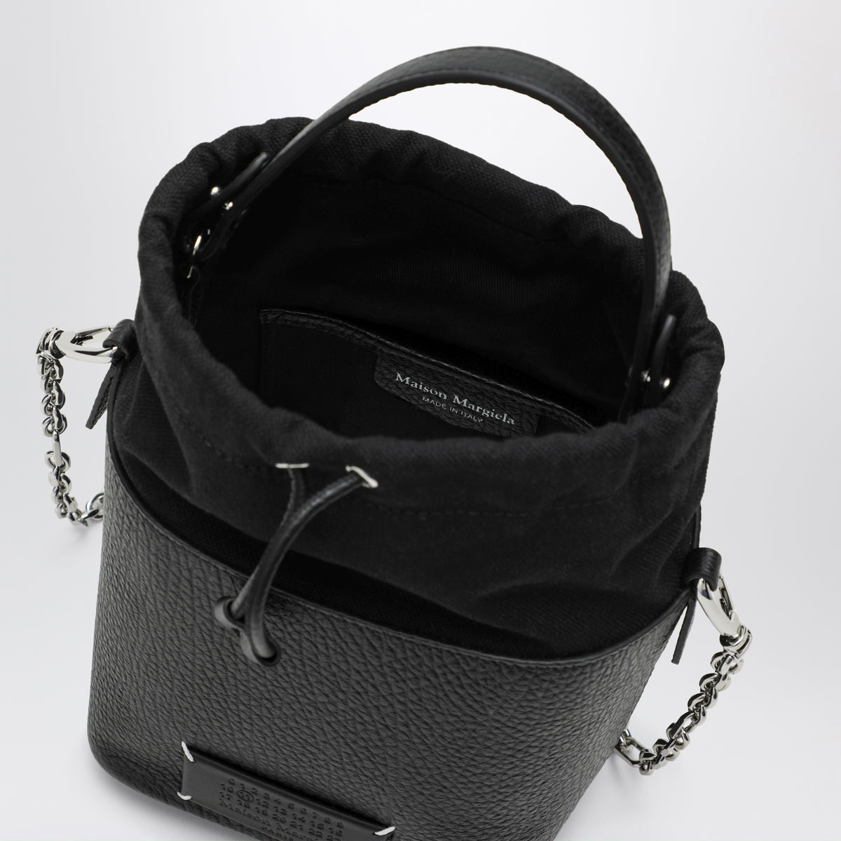 Borsa a secchiello 5AC piccola nera in pelle
