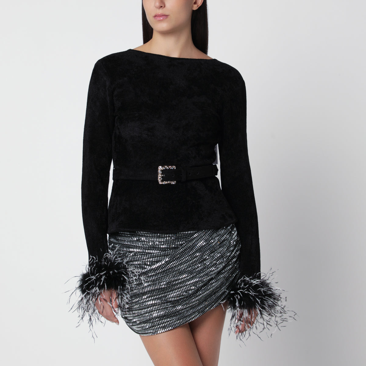 Schwarzes Chenille-Stricktop mit Federbesatz