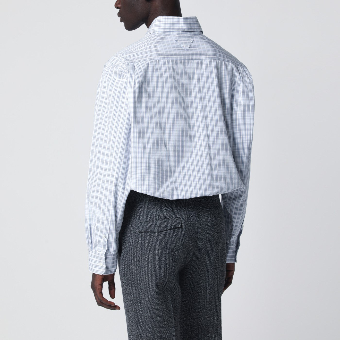 Kurz geschnittenes Hemd mit Karomuster in Weiß/Hellblau