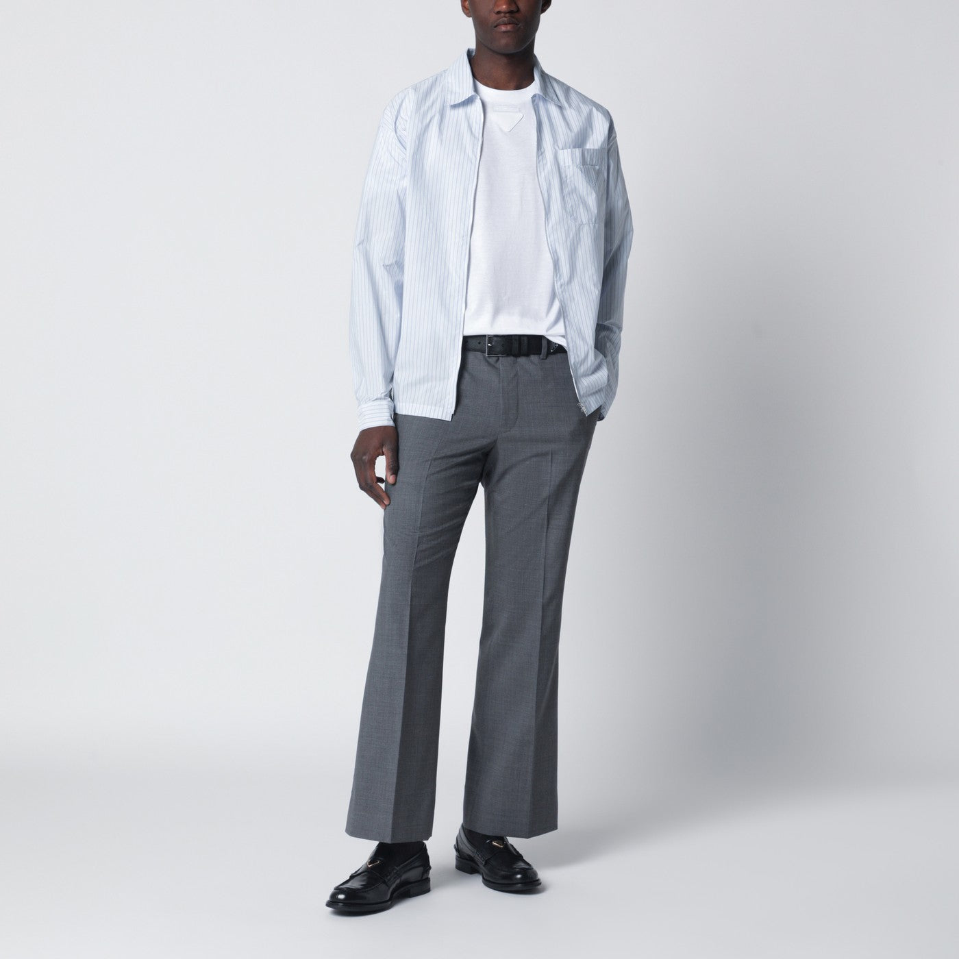 Chemise zippée à rayures blanches et bleu clair