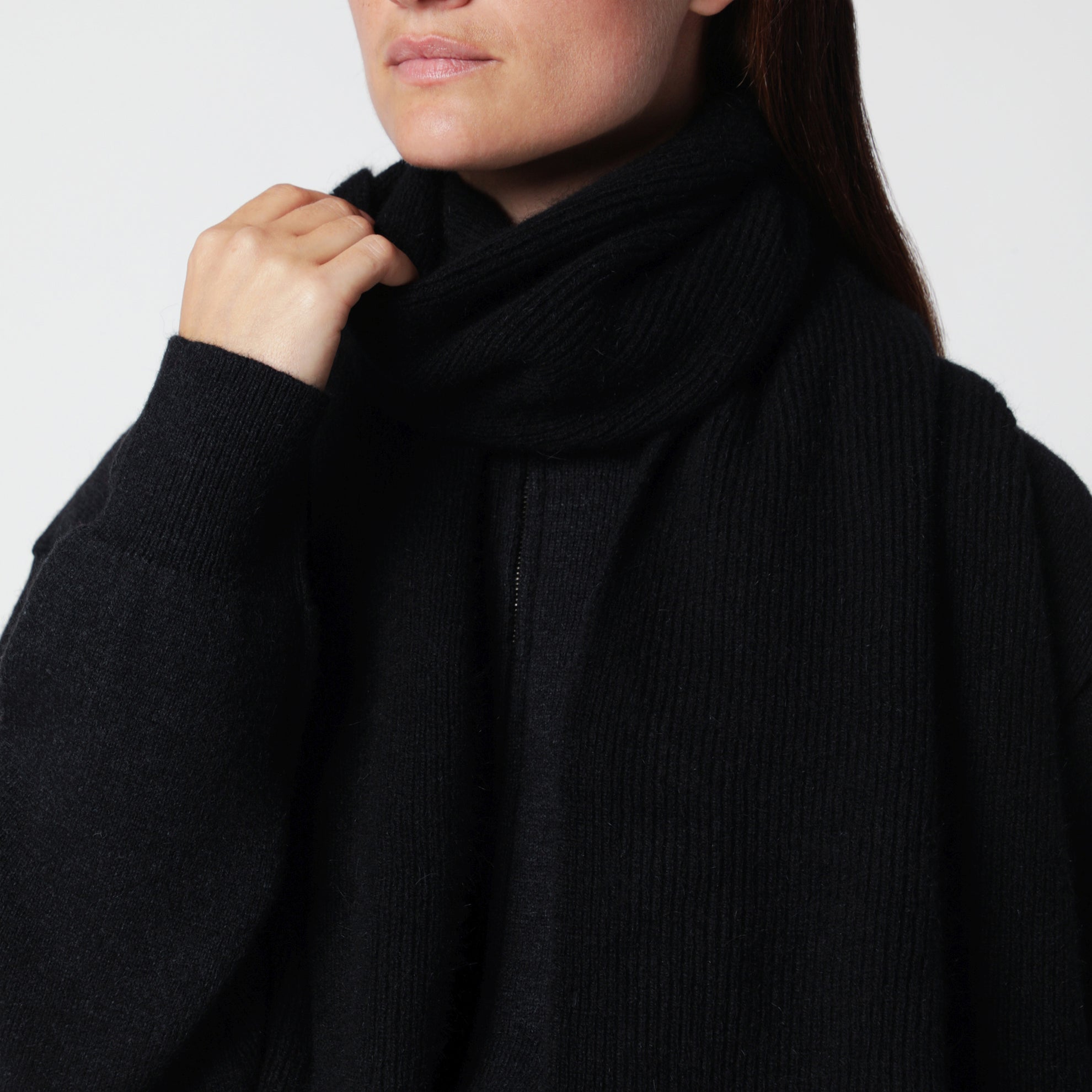 Écharpe en laine et Caregora couleur Onyx