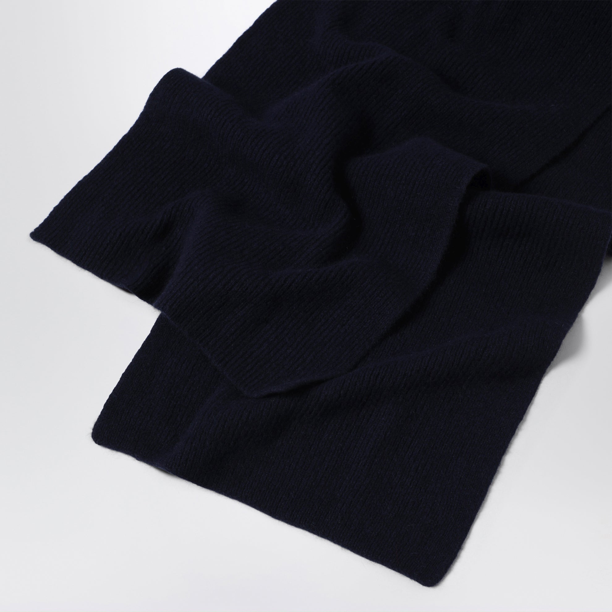 Schal aus Wolle und Caregora in Midnight