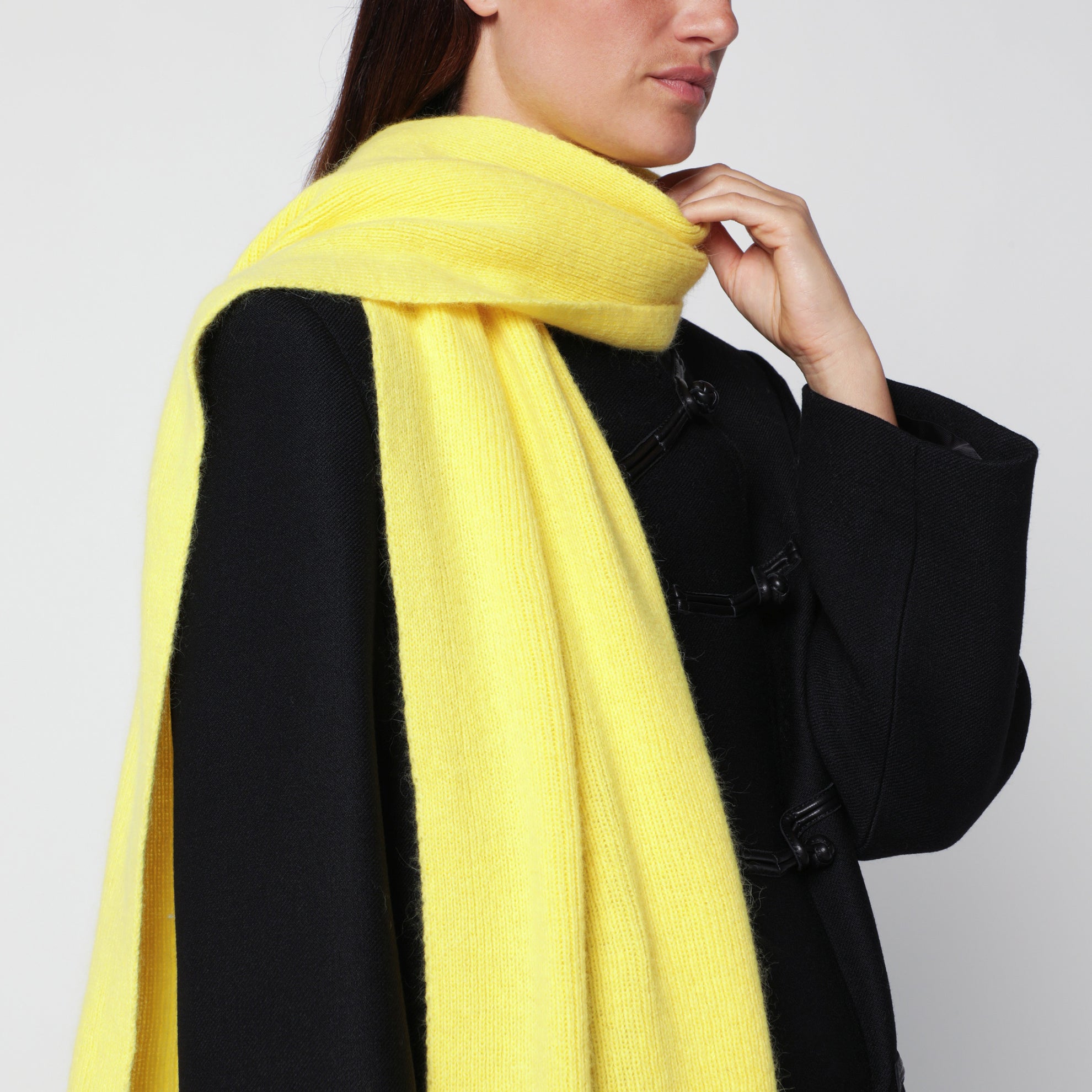 Scarf in wool and Caregora in Acid Yellow