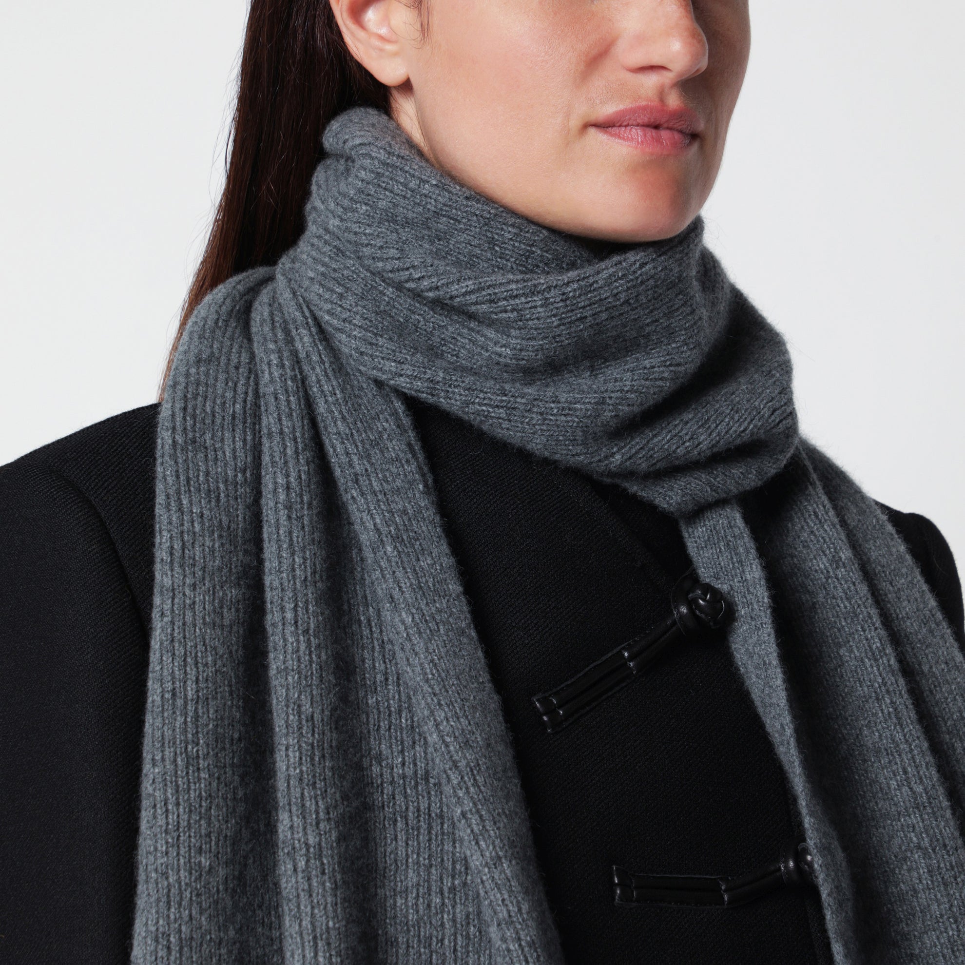 Écharpe en laine et Caregora couleur Slate Grey