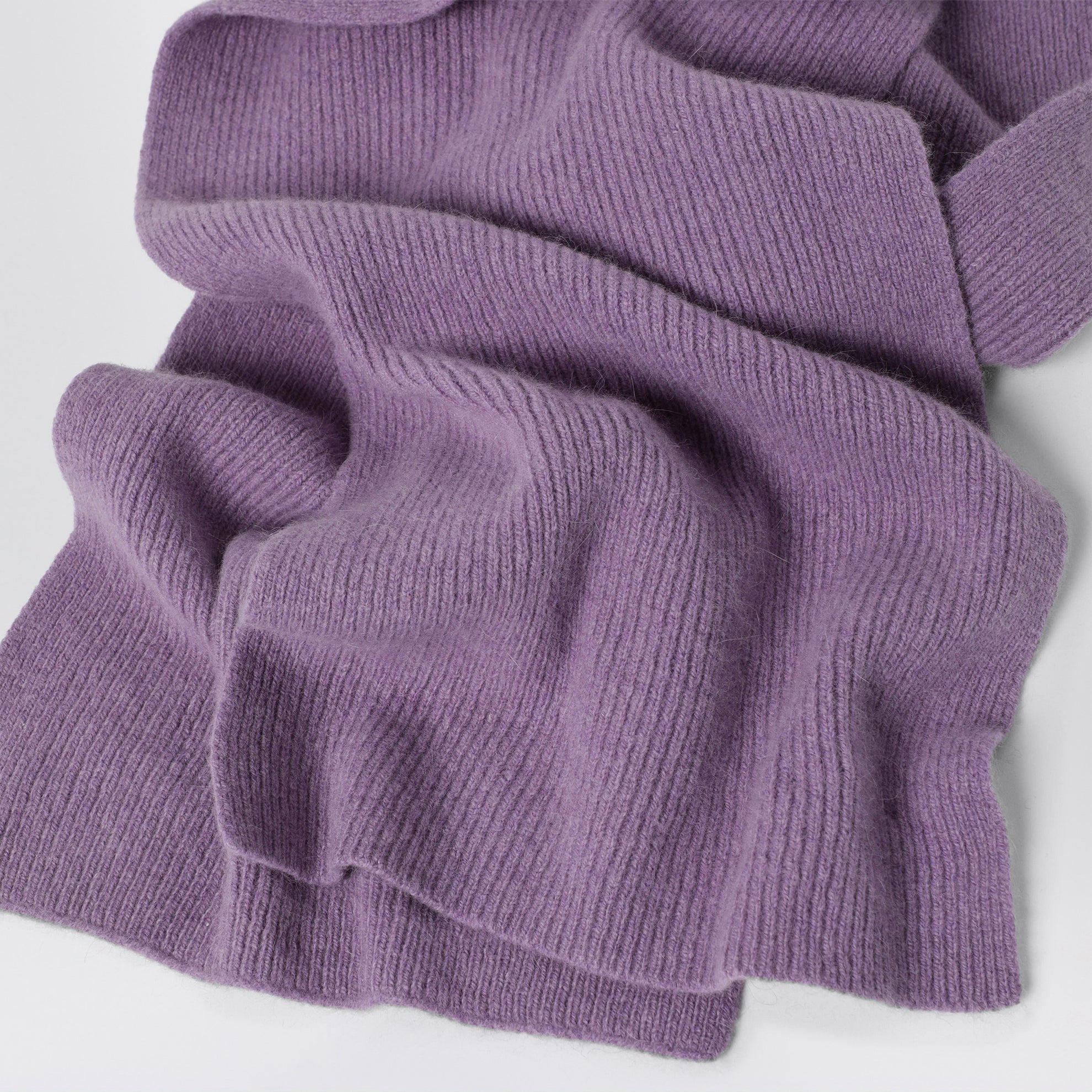 Écharpe en laine et Caregora couleur Lavender
