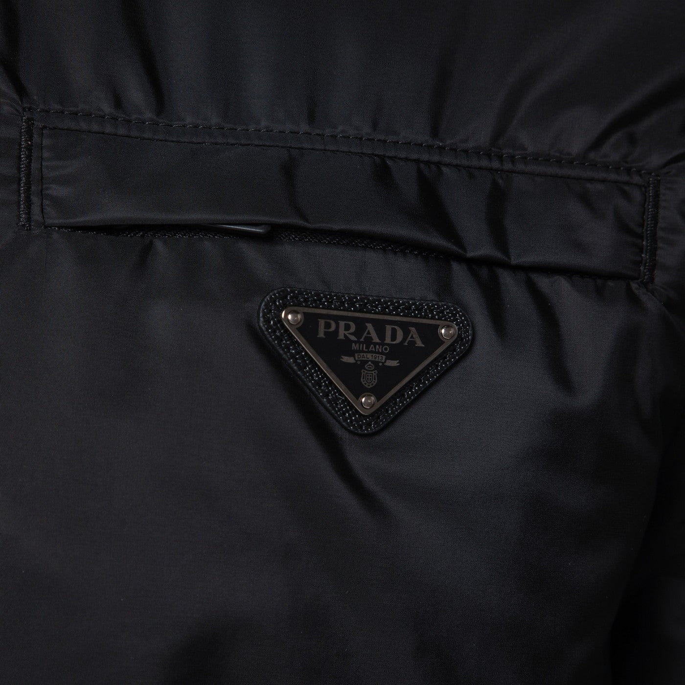 Giacca con zip nera in Re-Nylon