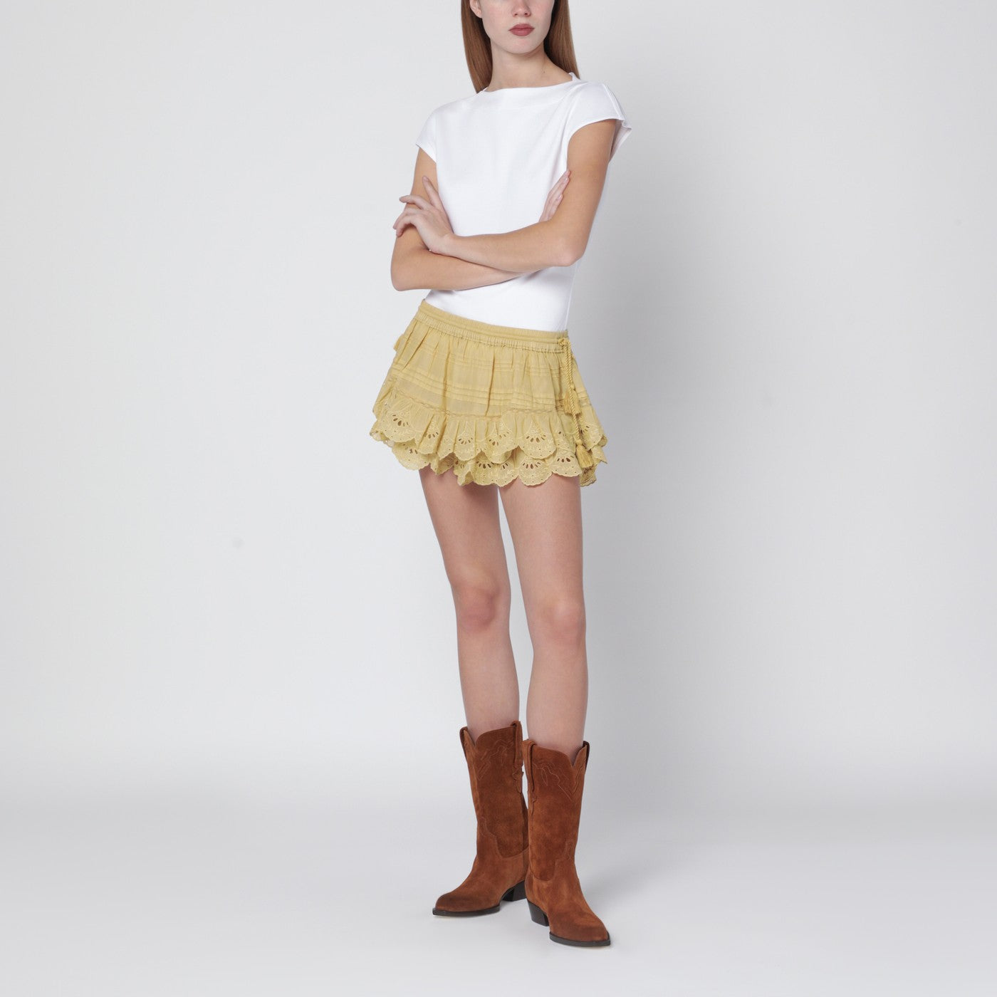 Short Puria en dentelle ocre avec volants