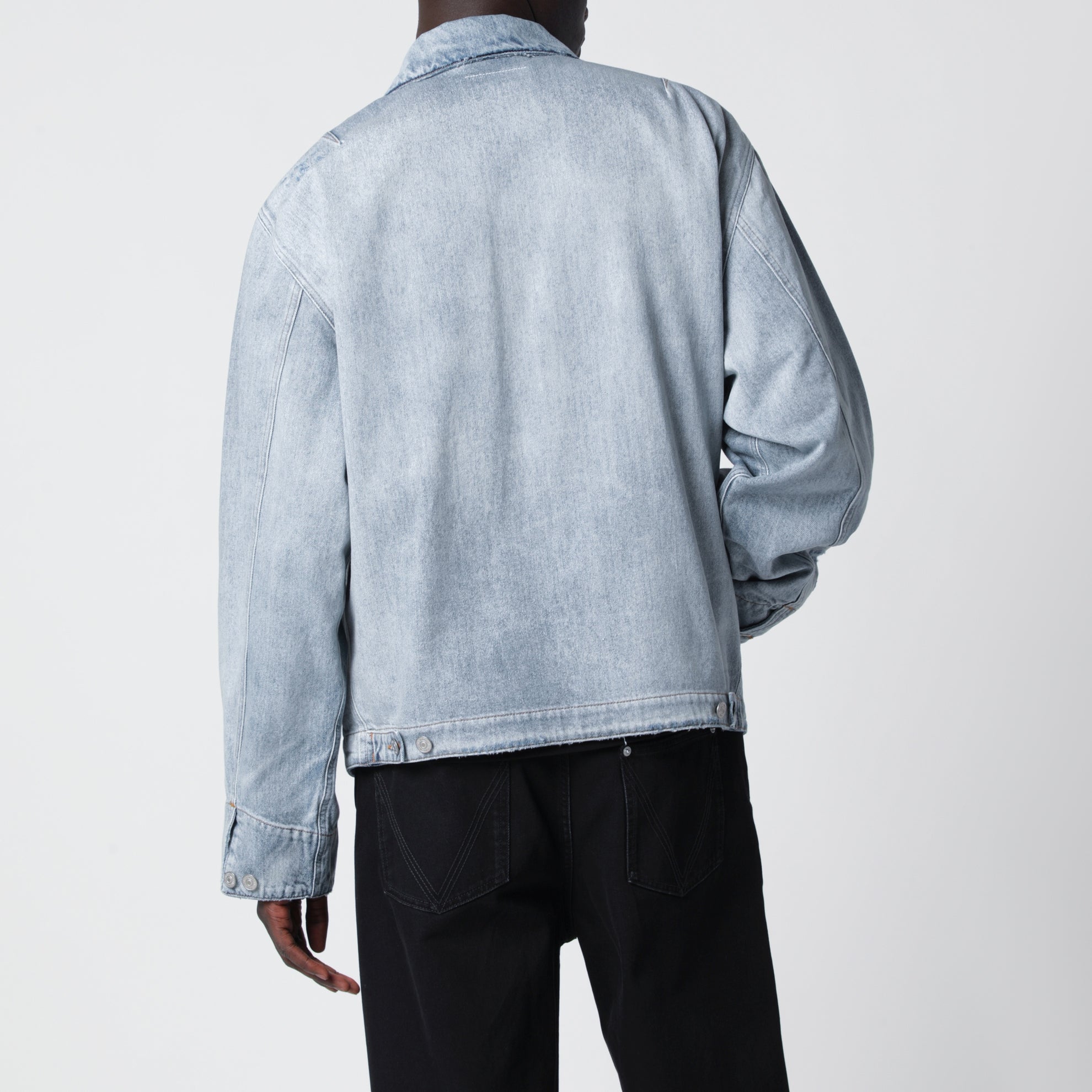 Verwaschene Blaue Denimjacke Mit Reißverschluss