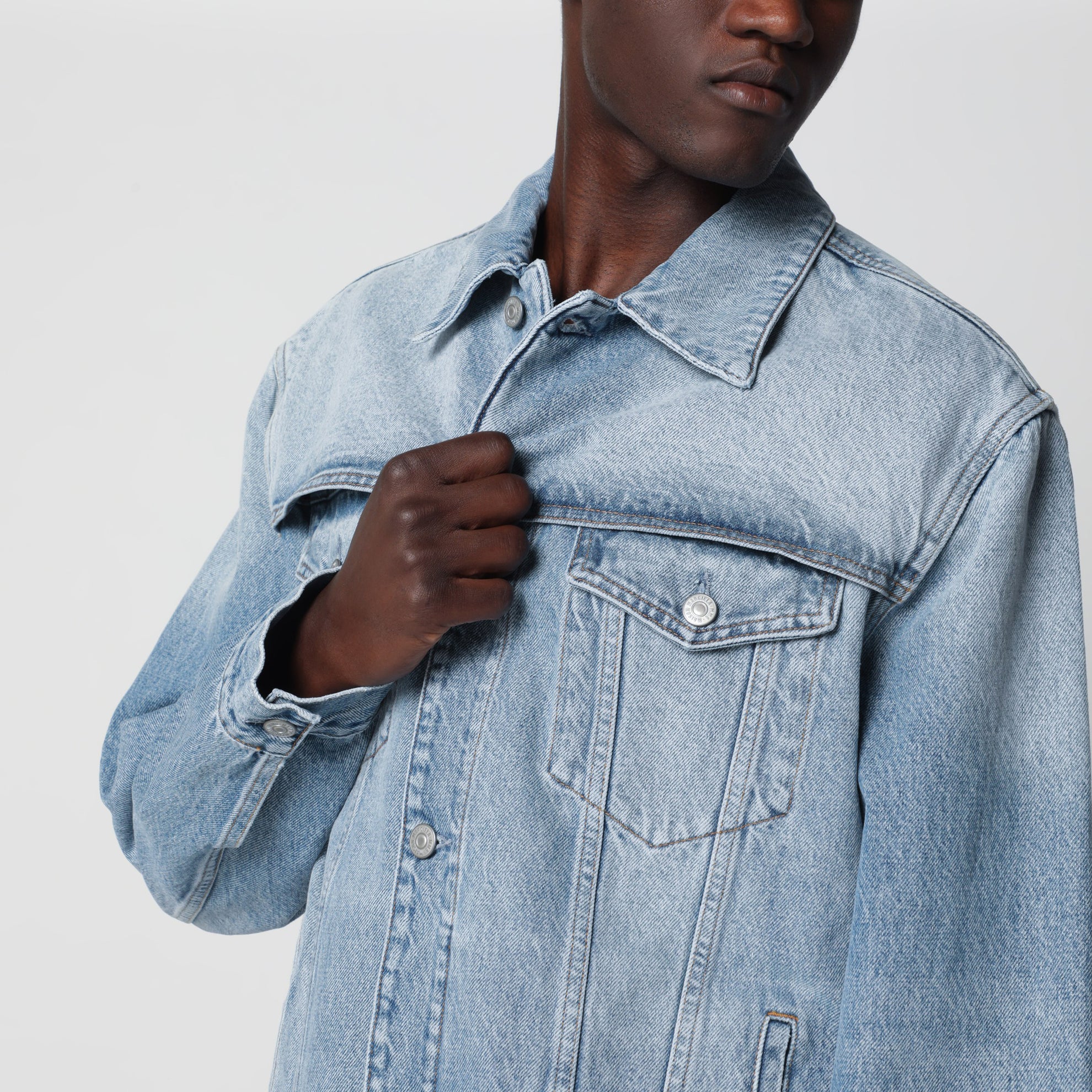 Hellblaue Jeansjacke