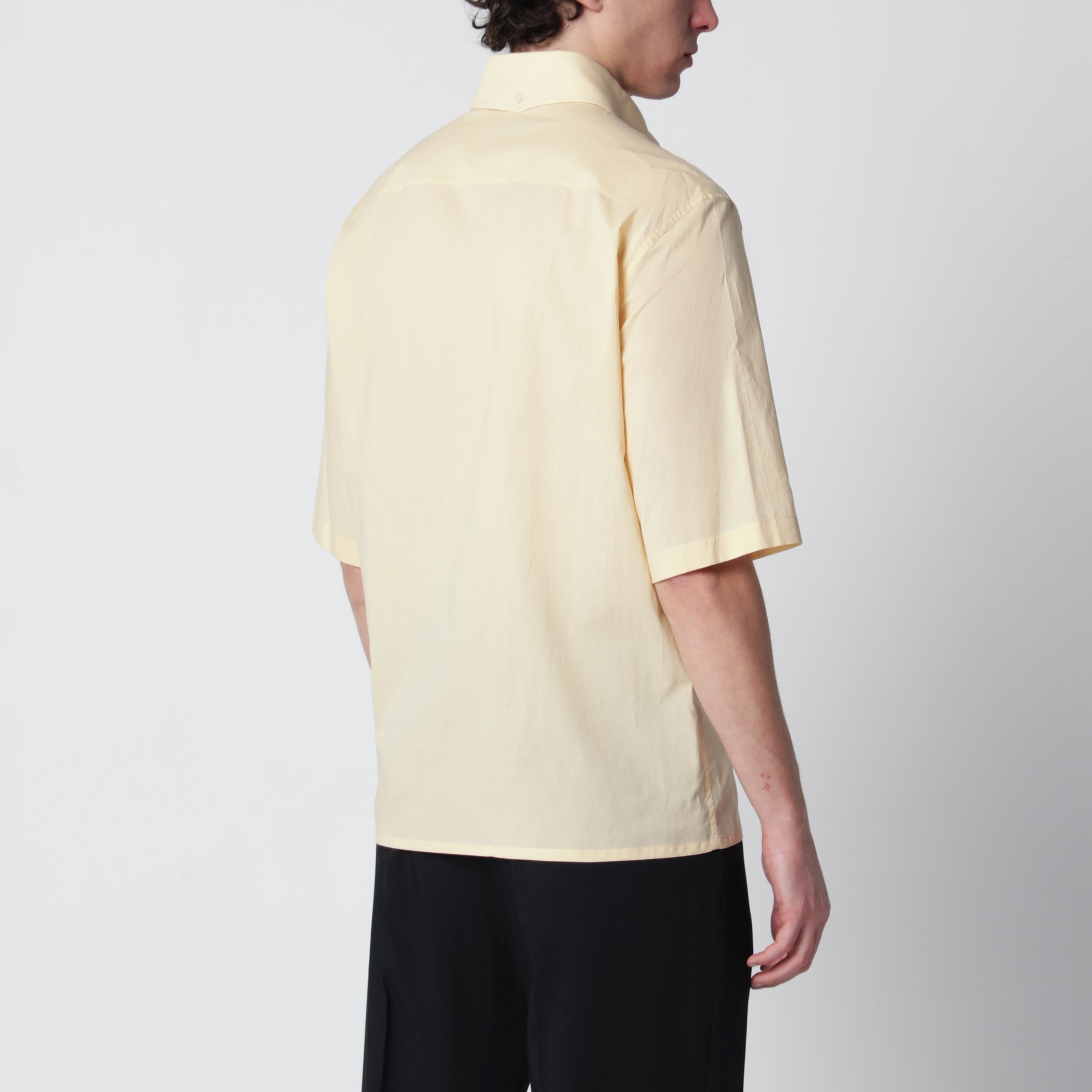Chemise en laine à manches courtes jaune clair