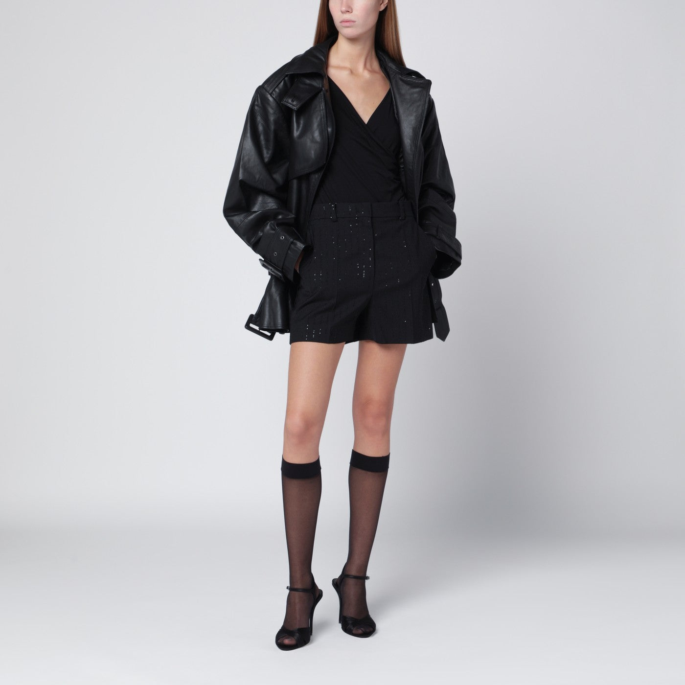 Shorts nero con micro paillette effetto gessato