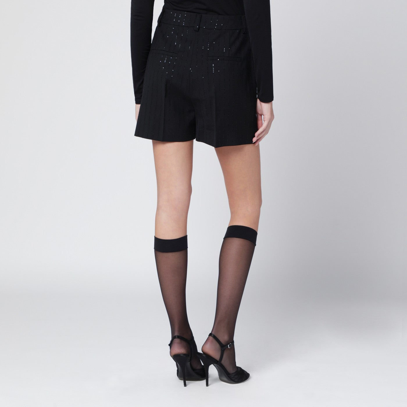 Shorts nero con micro paillette effetto gessato