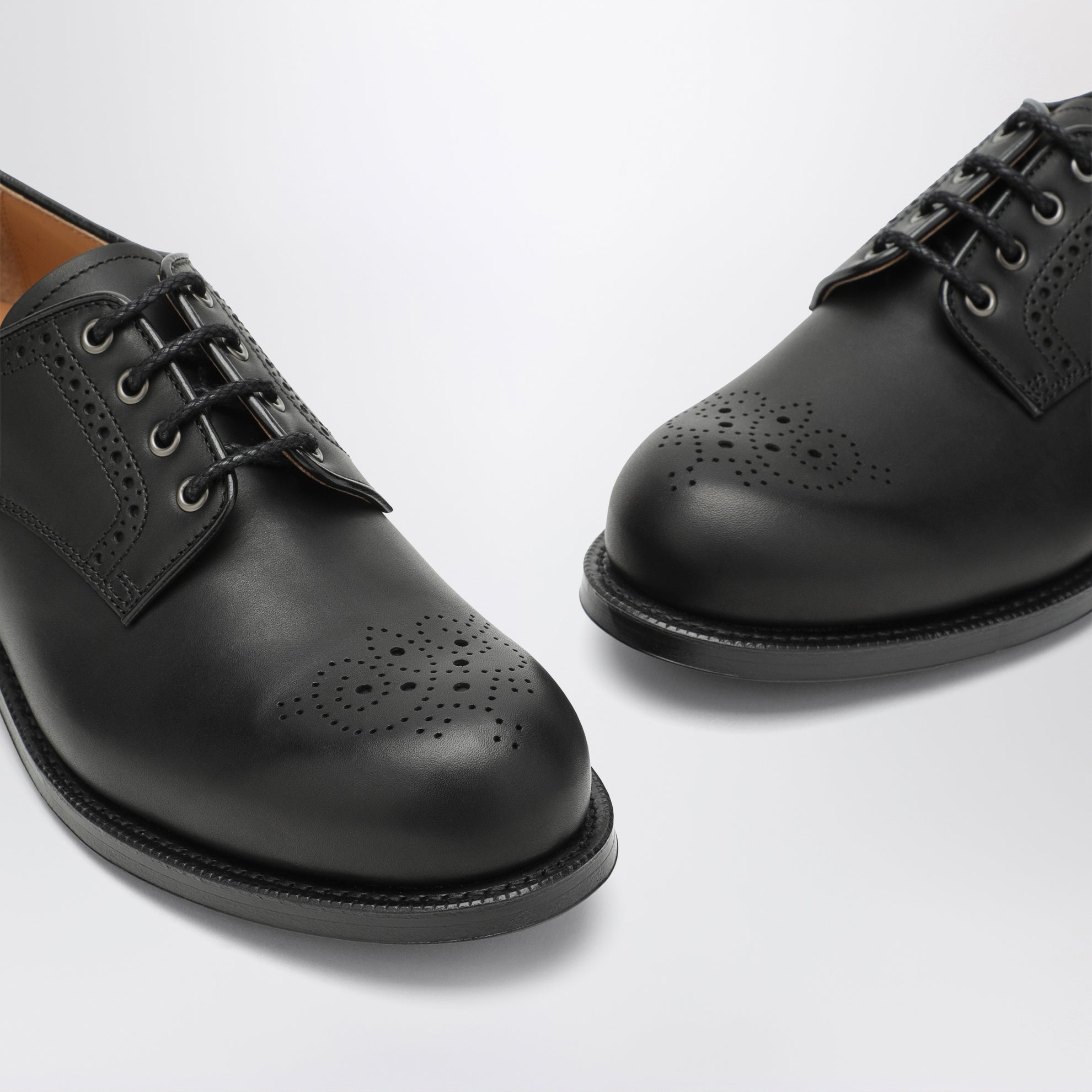 Schwarze Schnürschuhe aus Leder