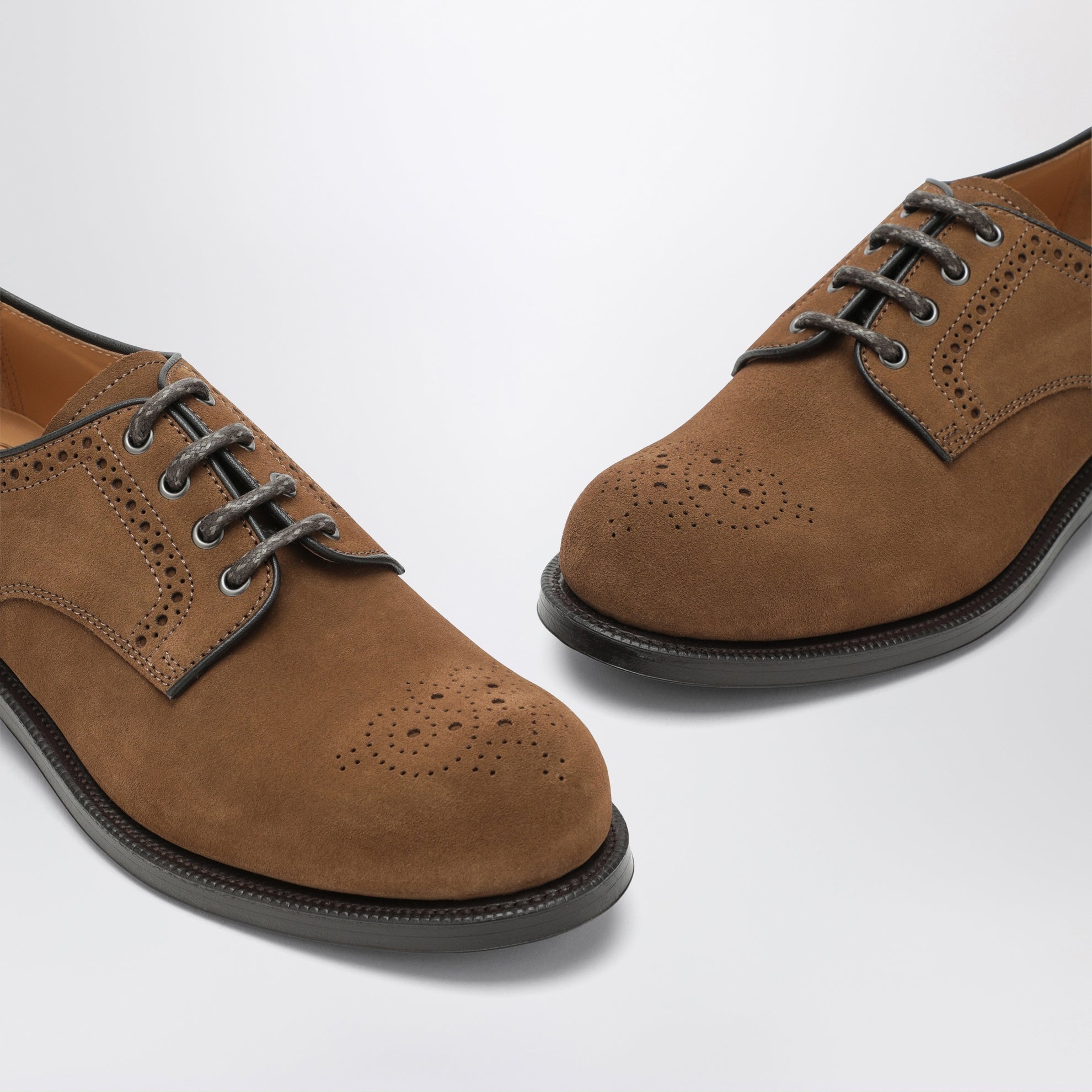 Chaussures à lacets couleur tabac en daim