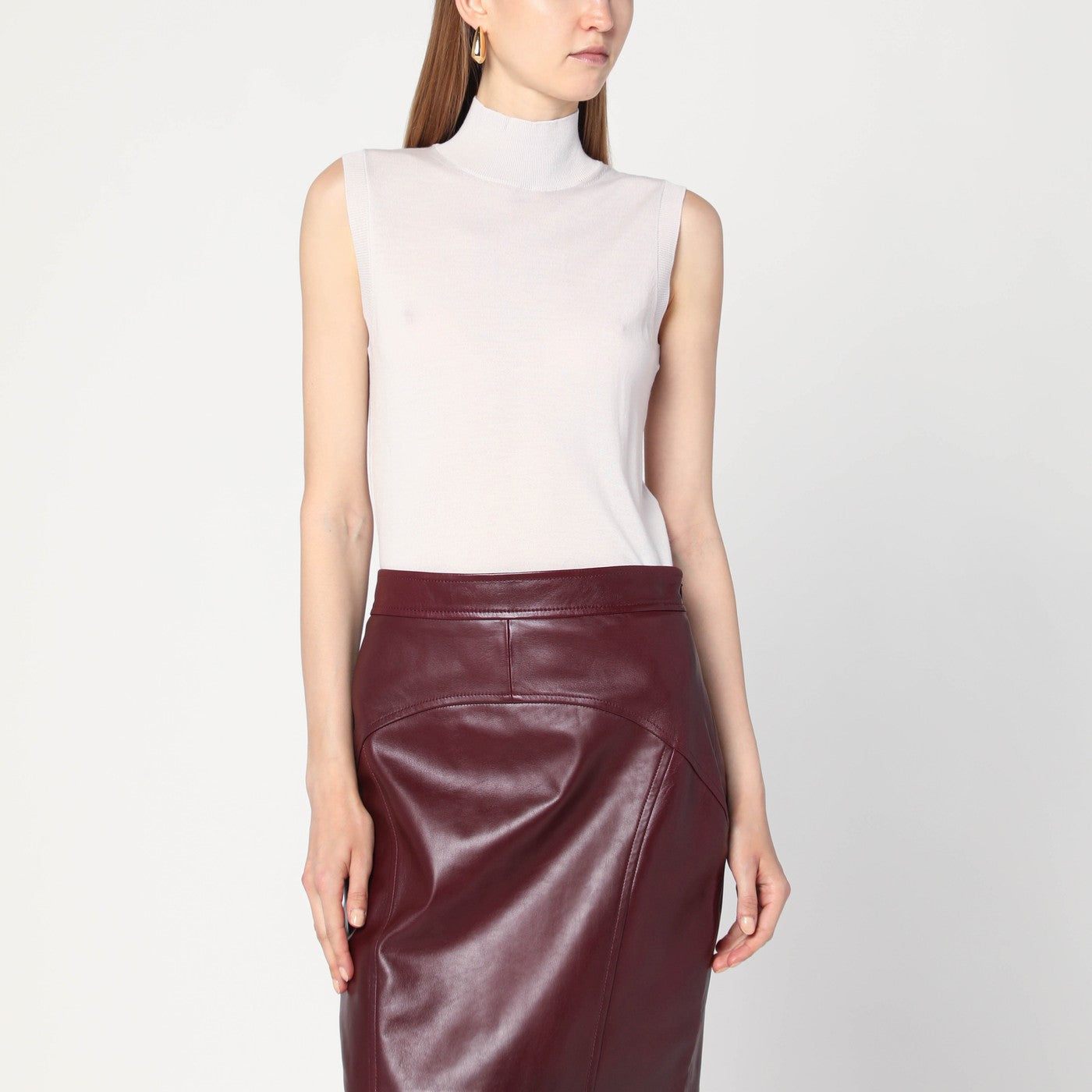 White turtleneck vest in wool