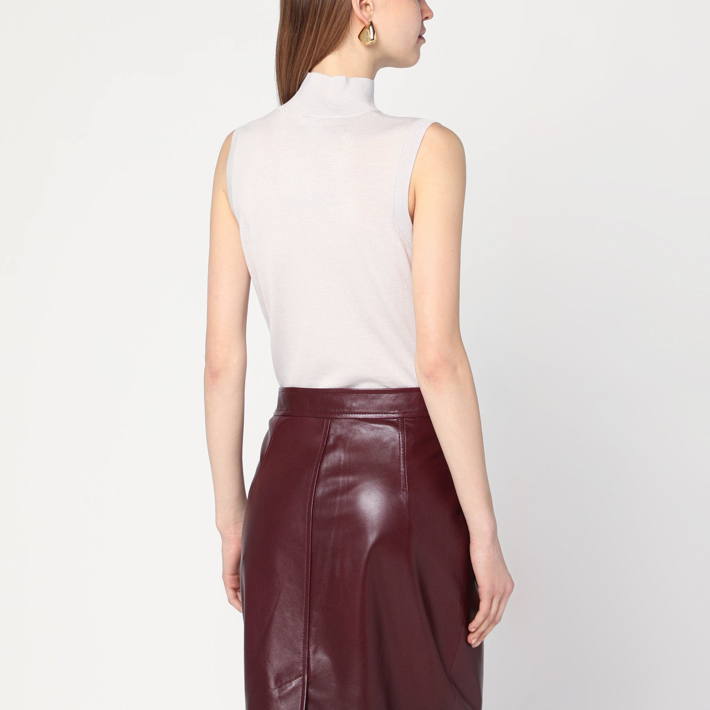 White turtleneck vest in wool