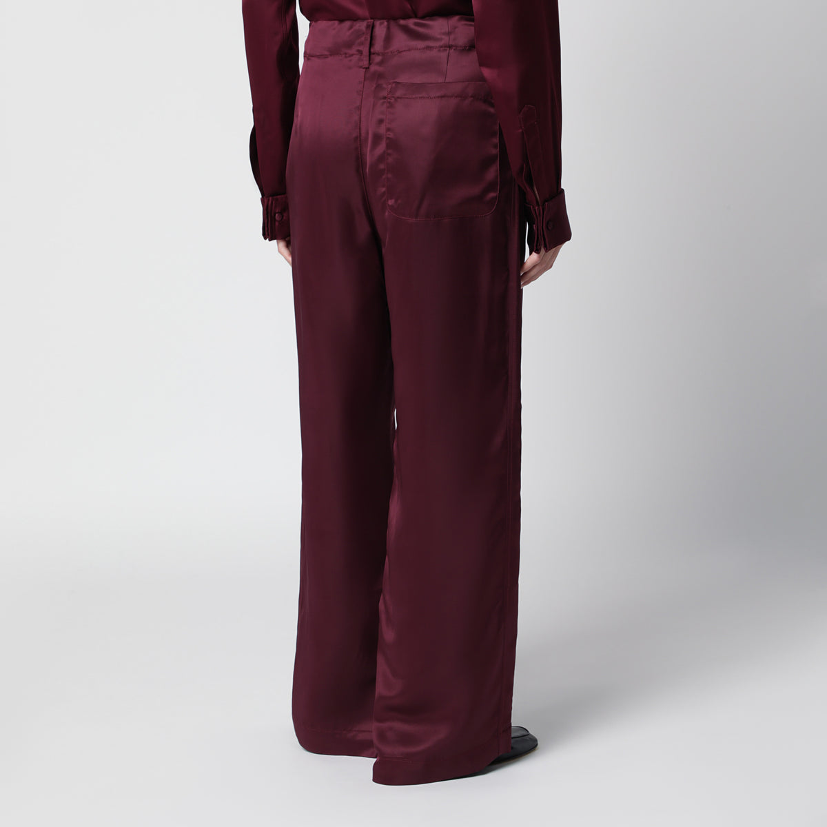 Pantaloni fluidi color melanzana in viscosa lucida