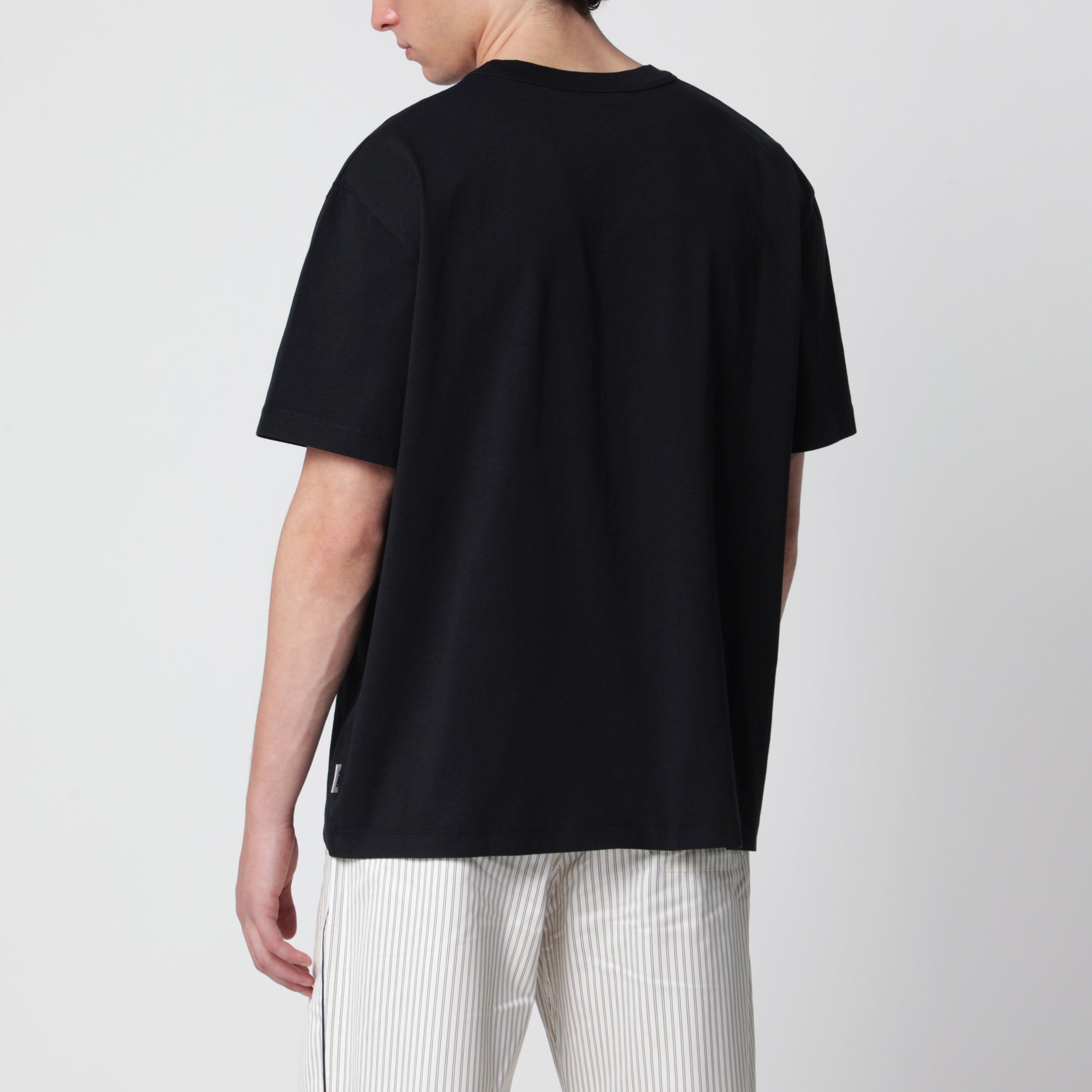 Schwarzes verwaschenes Kurzarm-T-Shirt