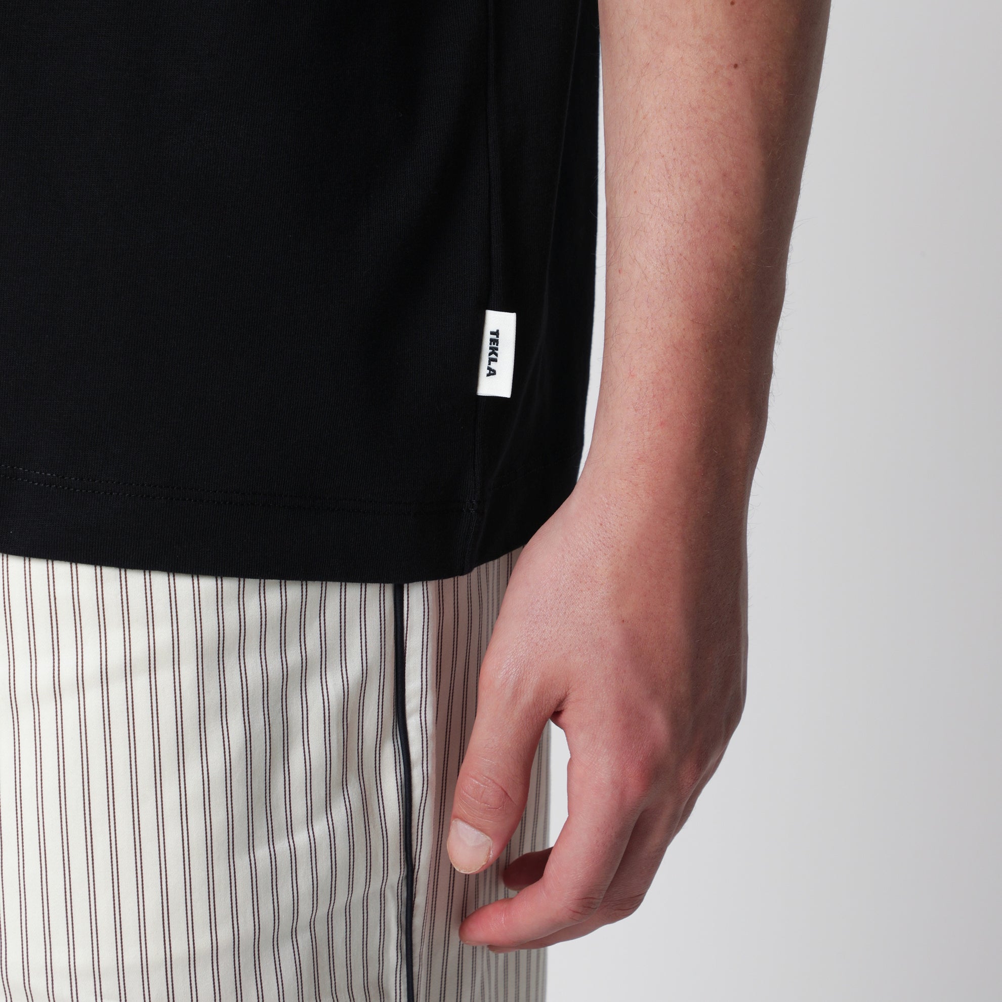 Schwarzes verwaschenes Kurzarm-T-Shirt