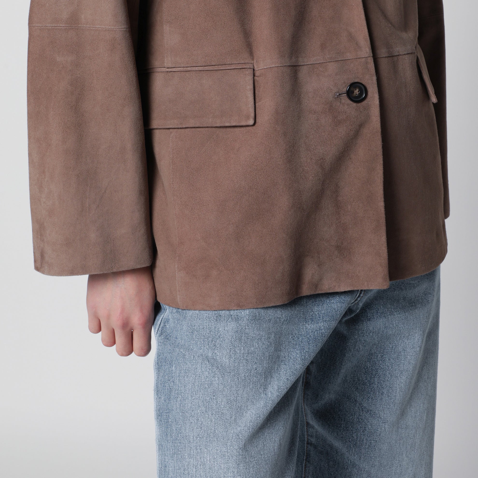 Single-breasted hazelnut suede jacket