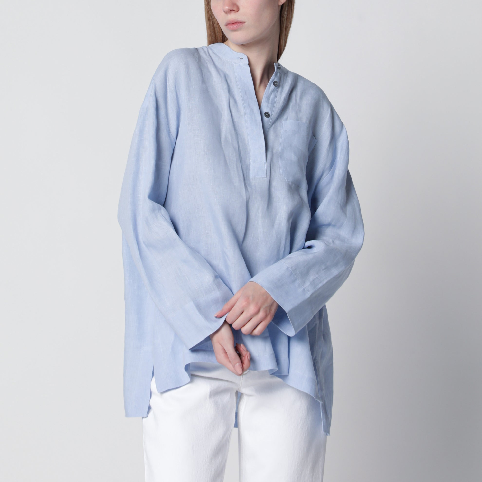 Camicia in lino azzurro chiaro con colletto alla coreana