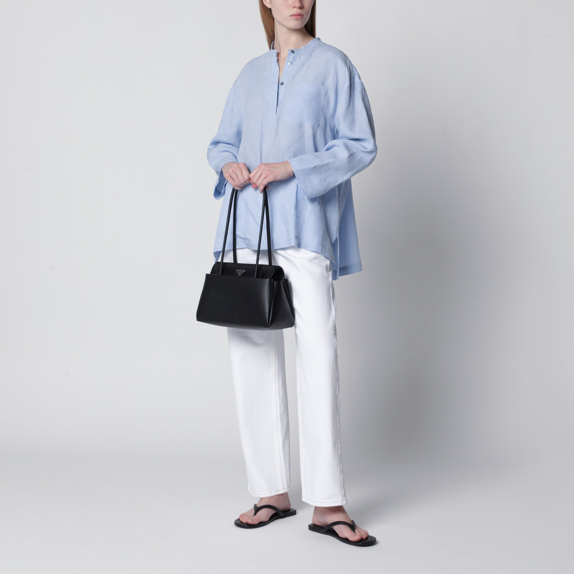 Camicia in lino azzurro chiaro con colletto alla coreana