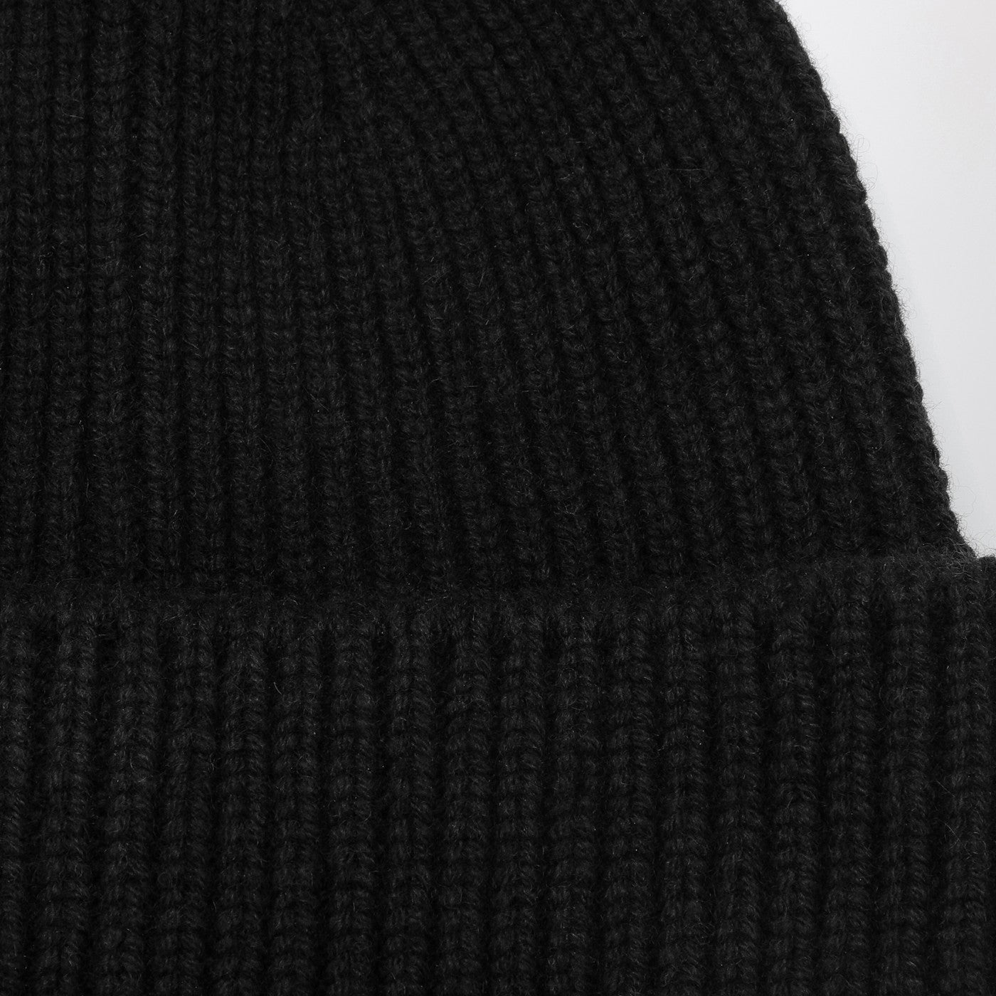 Cuffia in lana e cashmere nera
