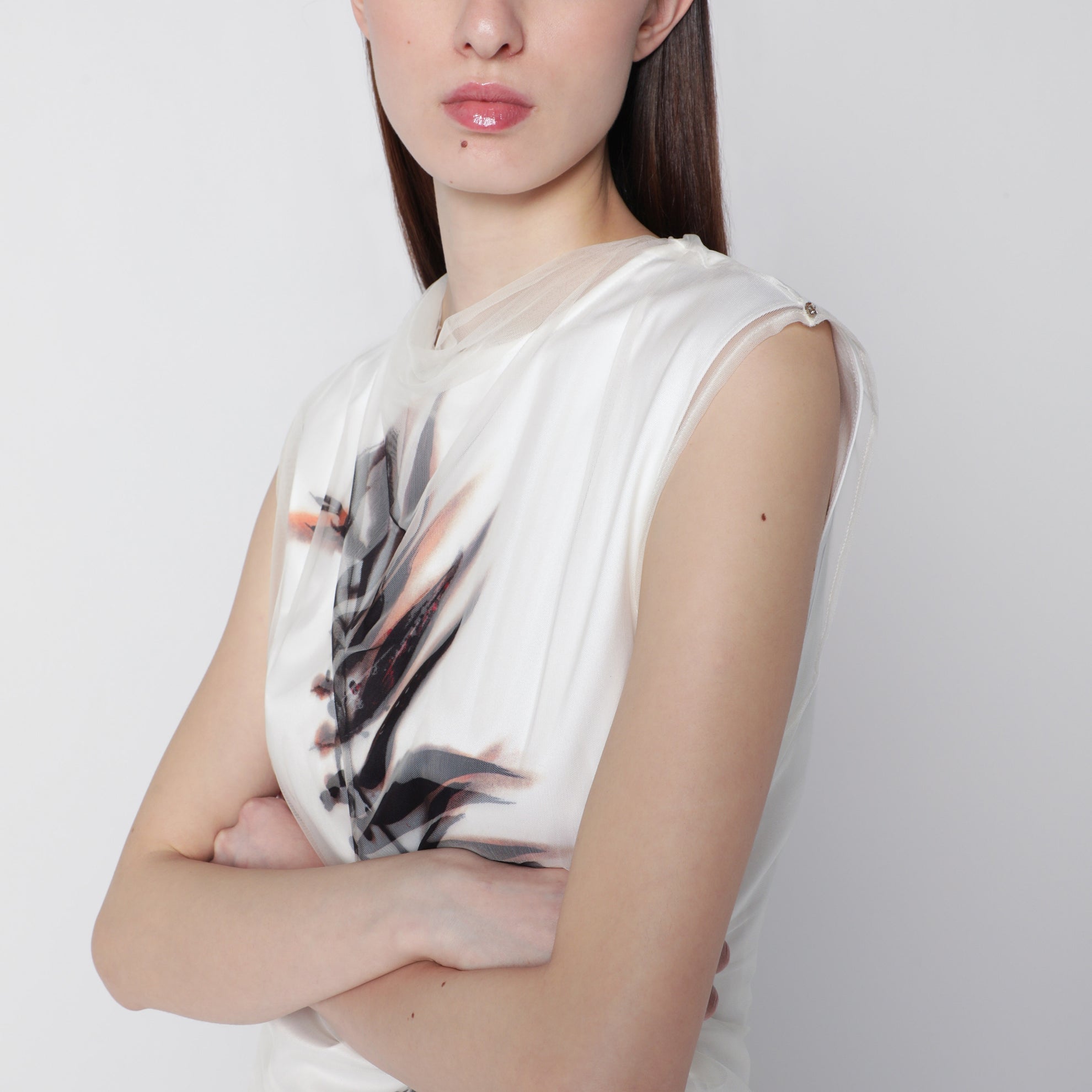 White double-layer top in satin and tulle