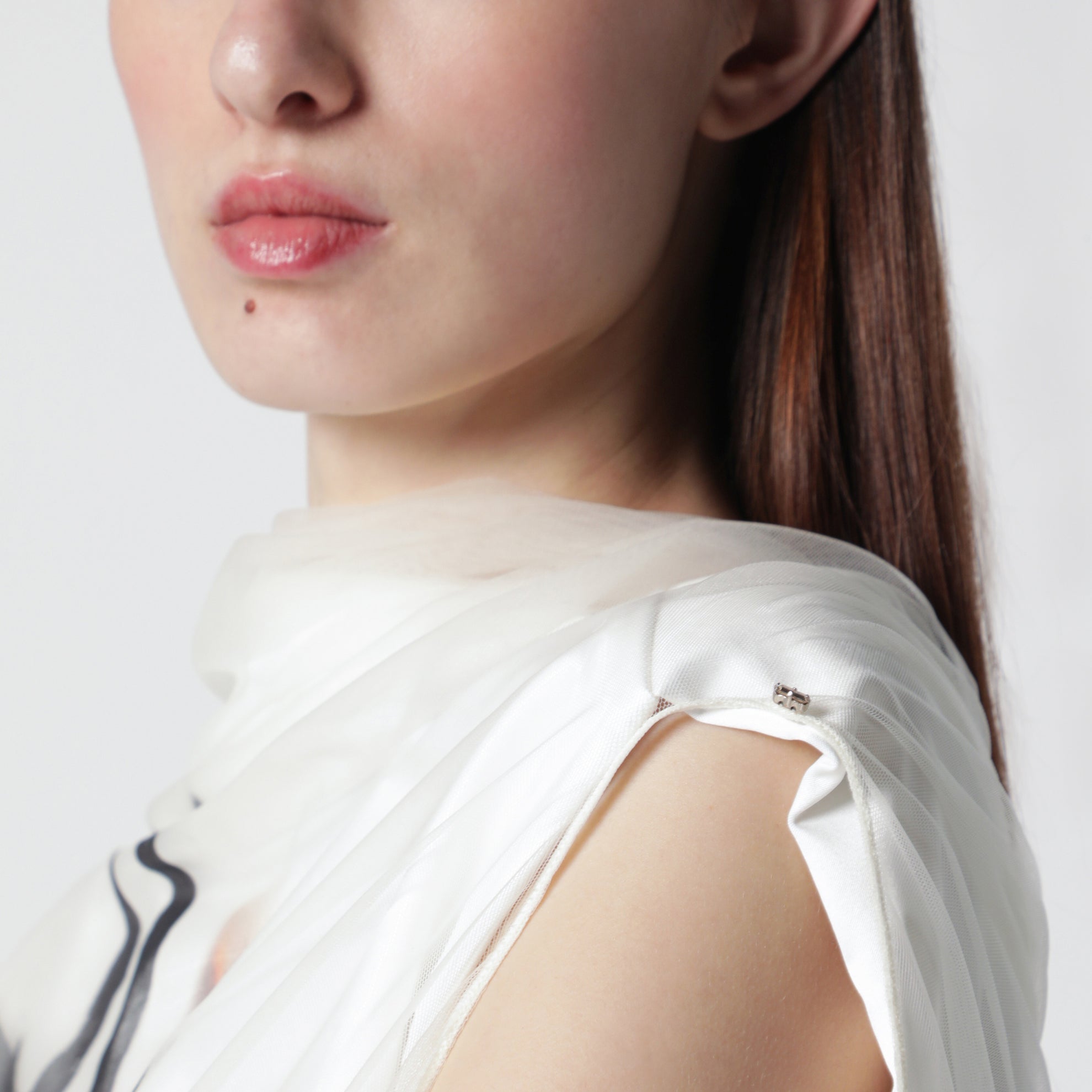 White double-layer dress in satin and tulle