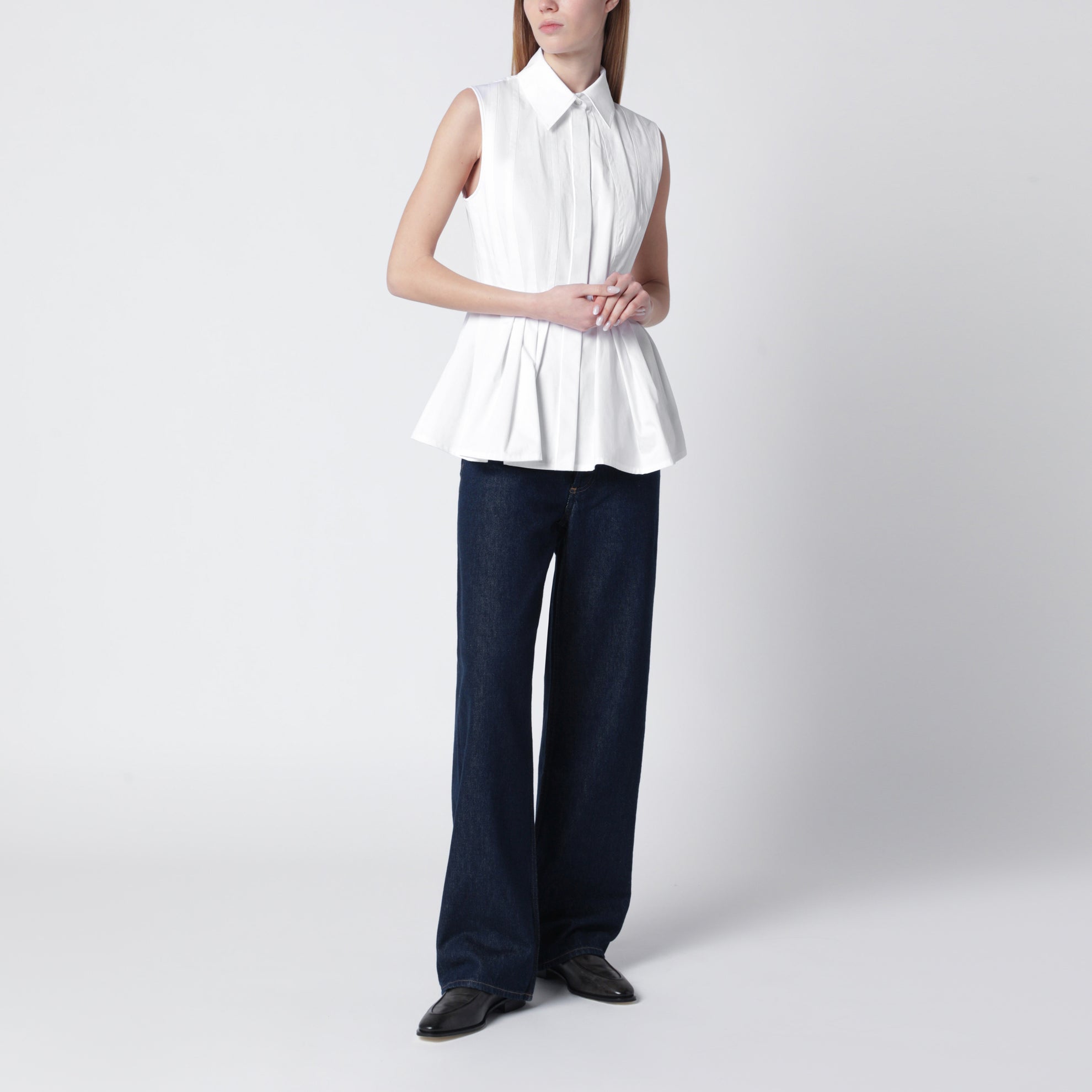 Sleeveless shirt in optical white cotton canvas