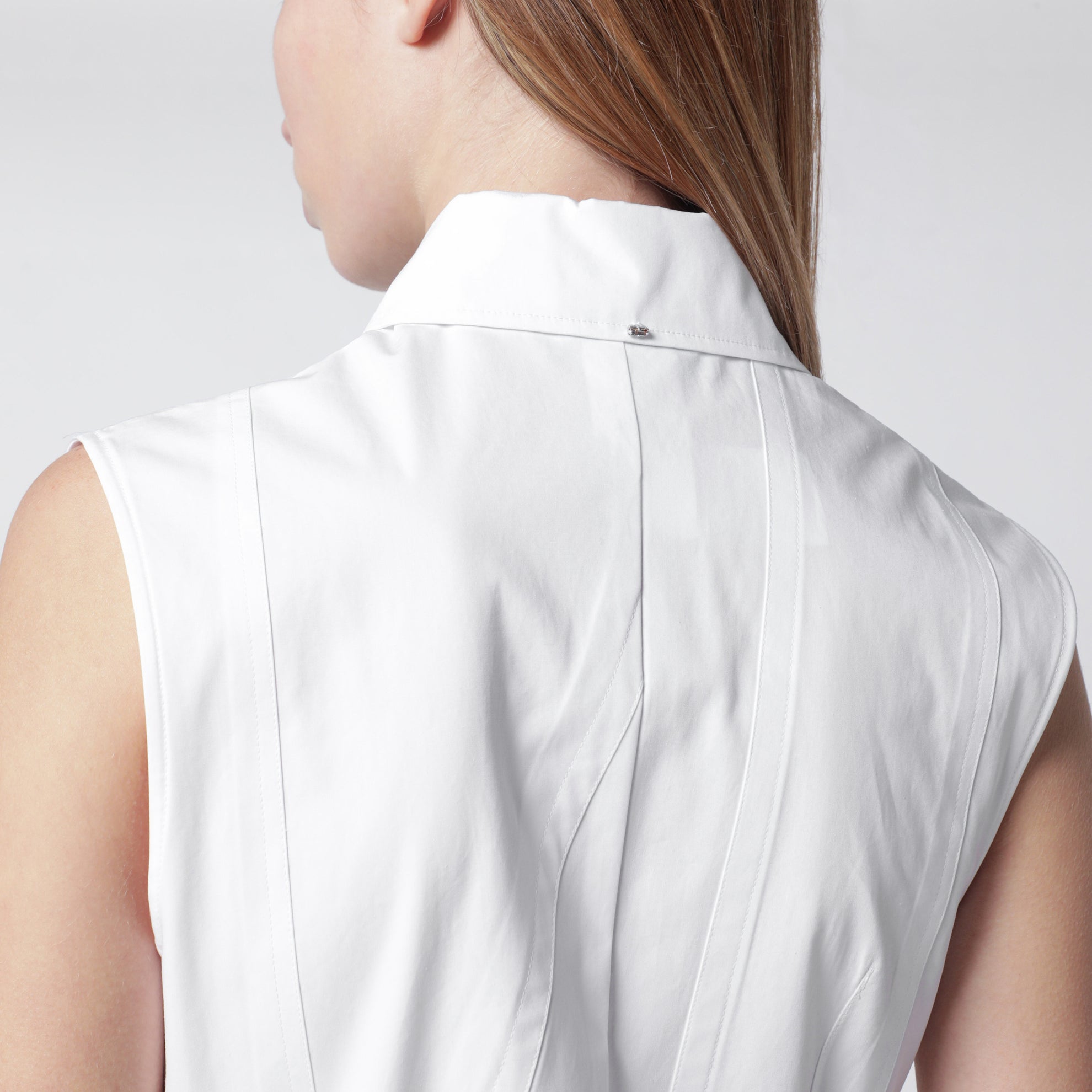 Sleeveless shirt in optical white cotton canvas