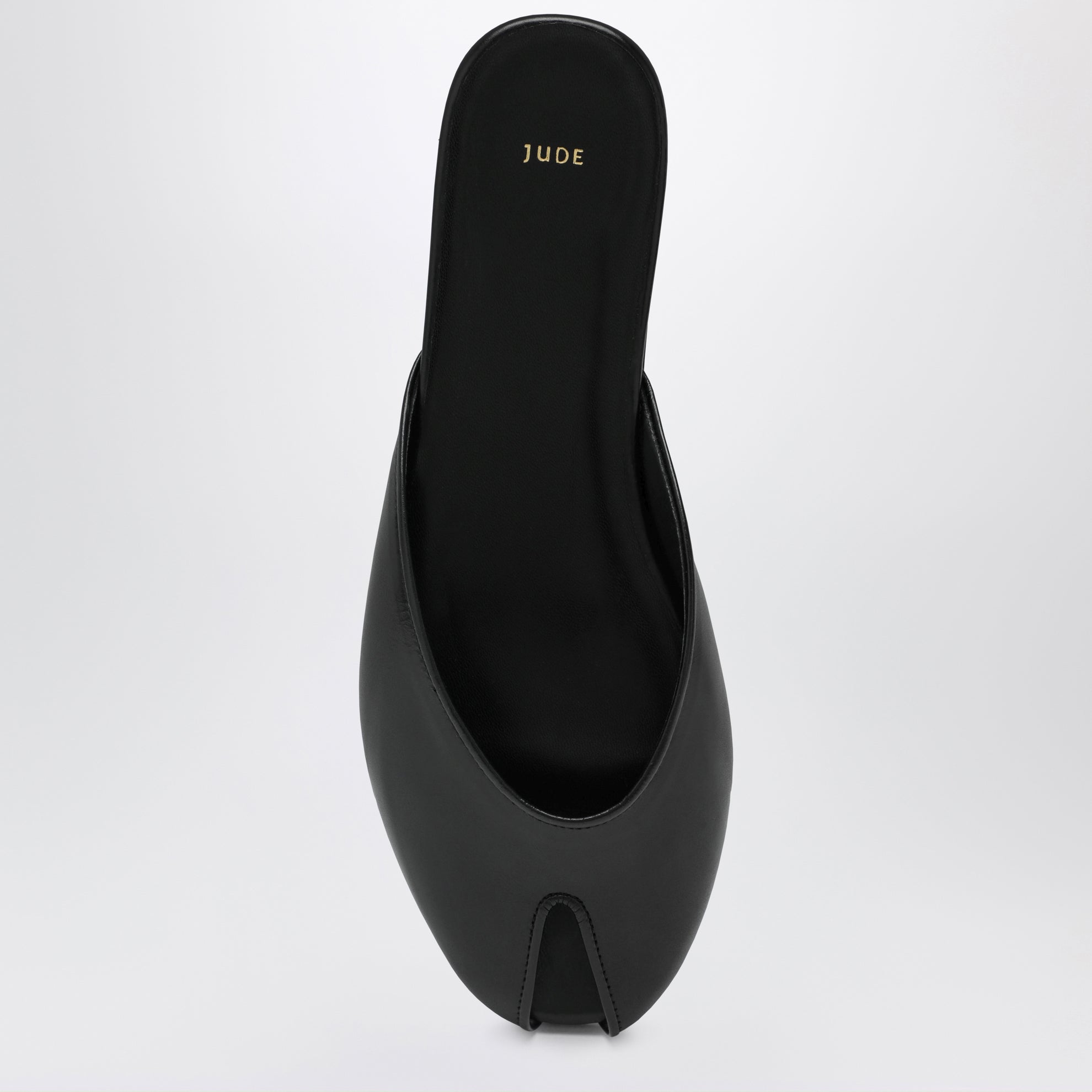 Date low sabot in black leather
