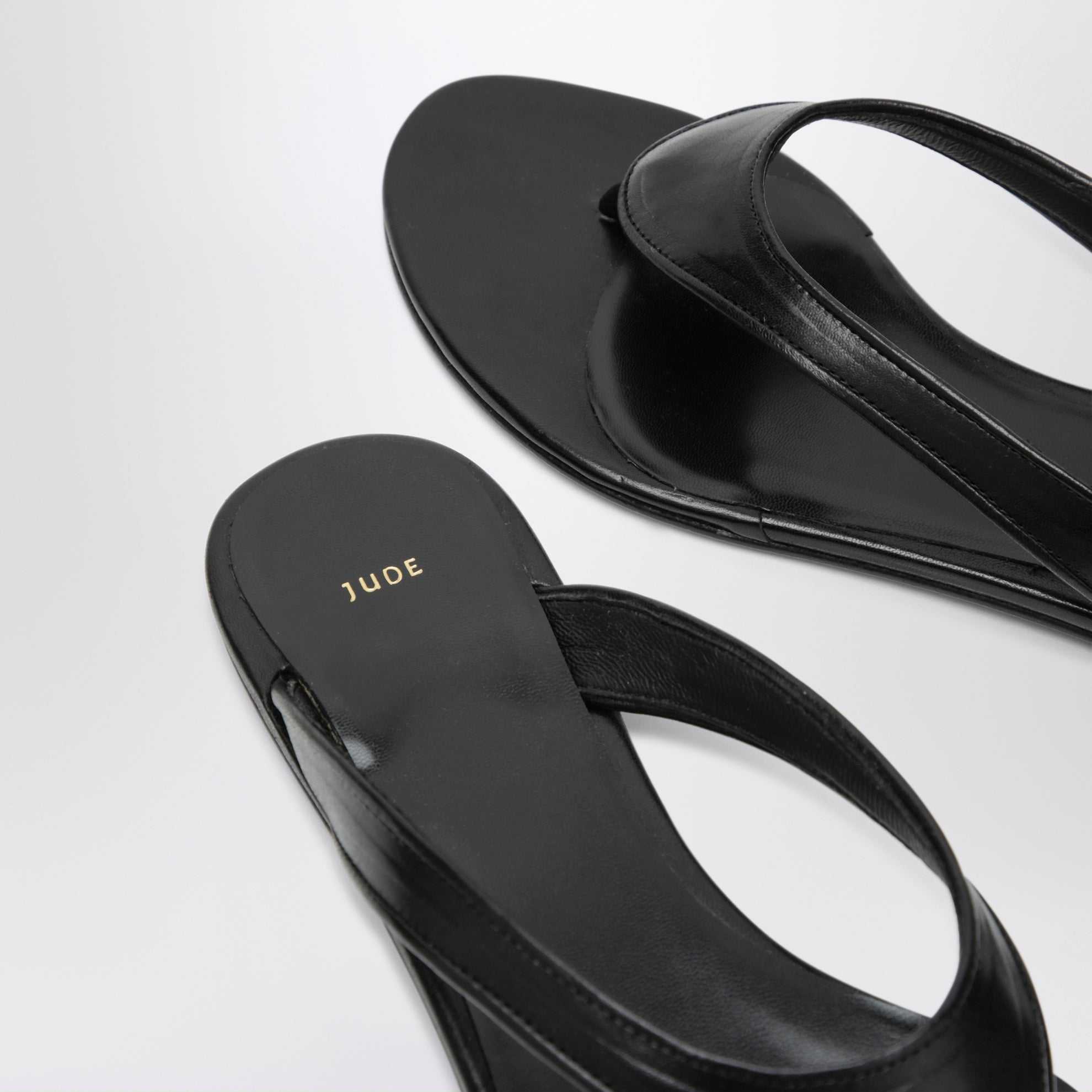 Sandalo Rue in pelle nera