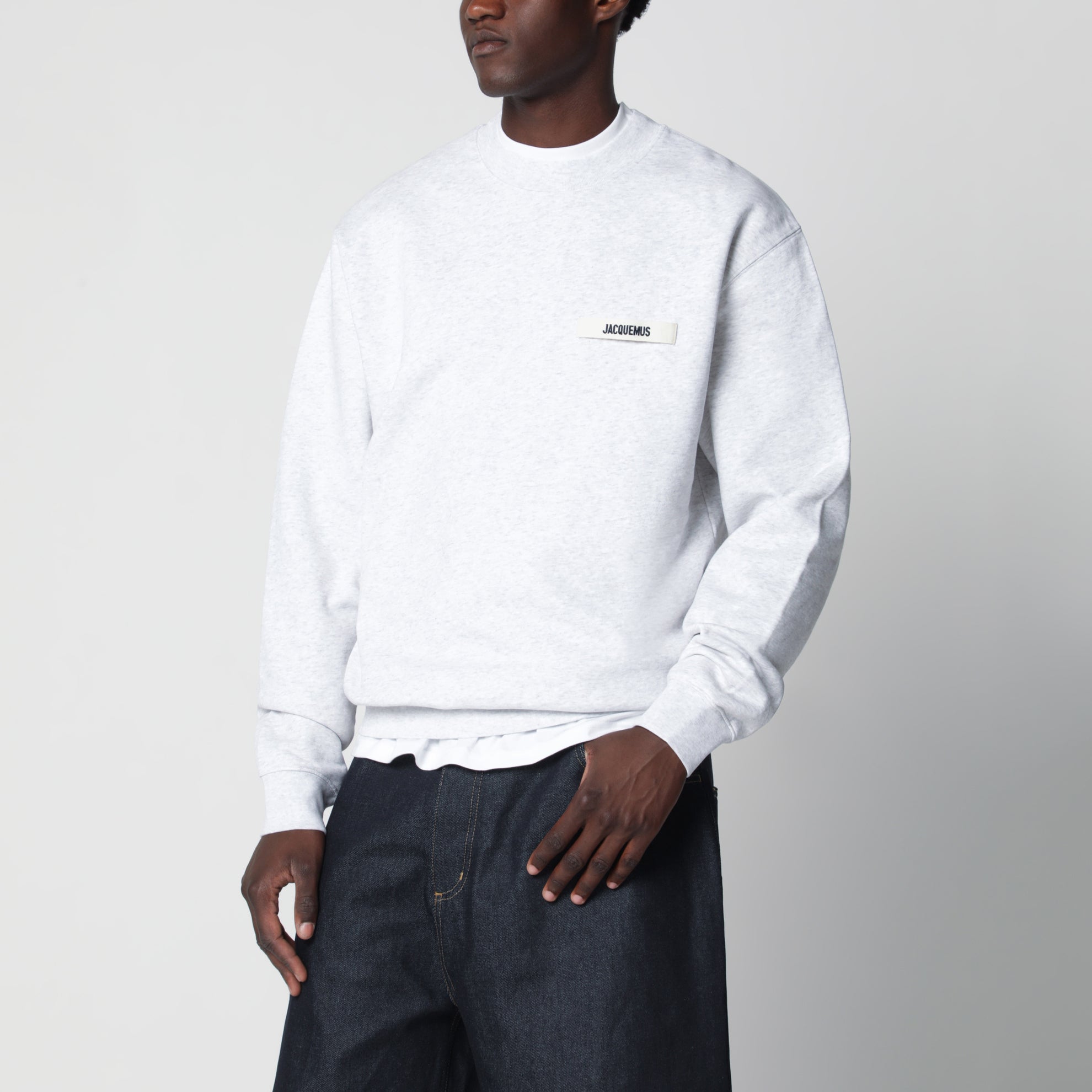 Sweat à col rond gris avec logo en gros-grain