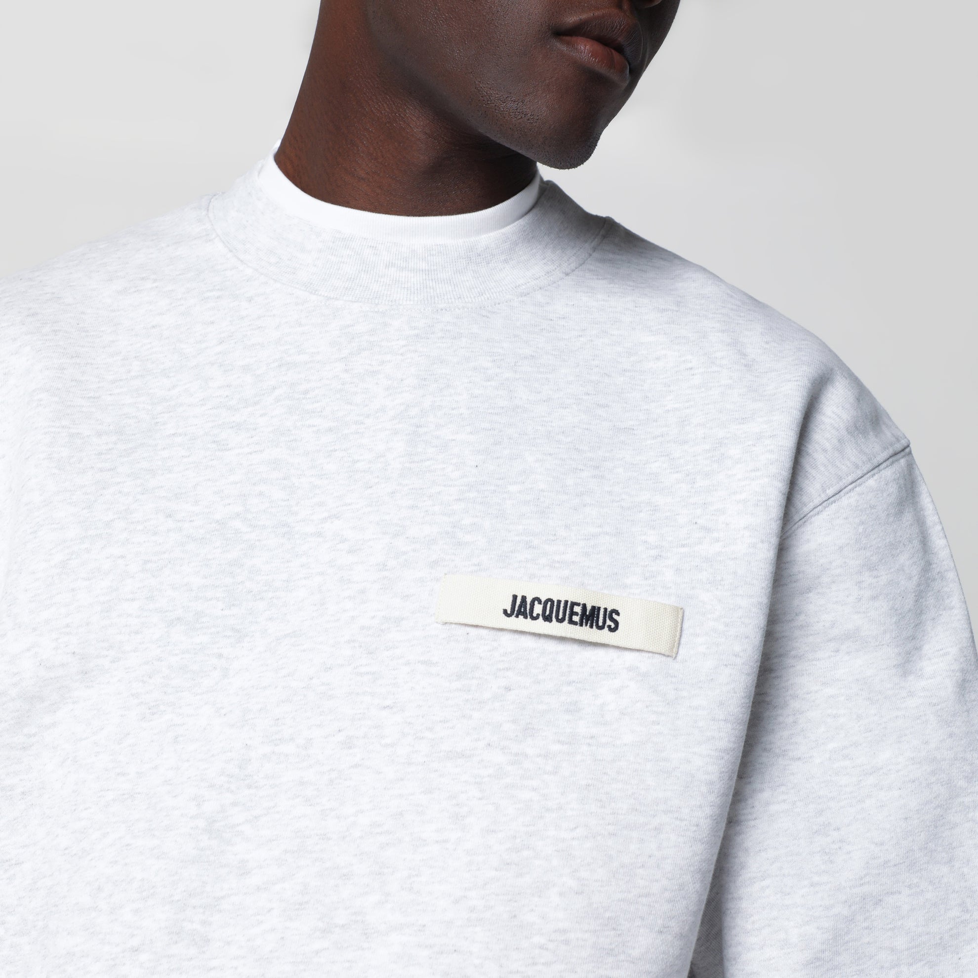 Sweat à col rond gris avec logo en gros-grain