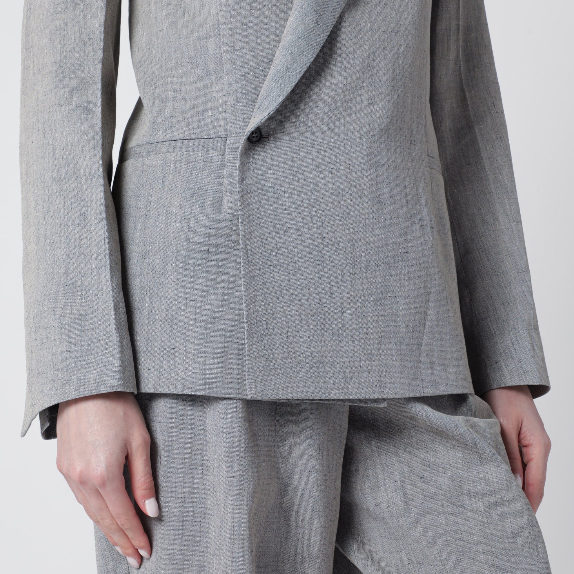 Suna tailored jacket with an asymmetric opening and lapel