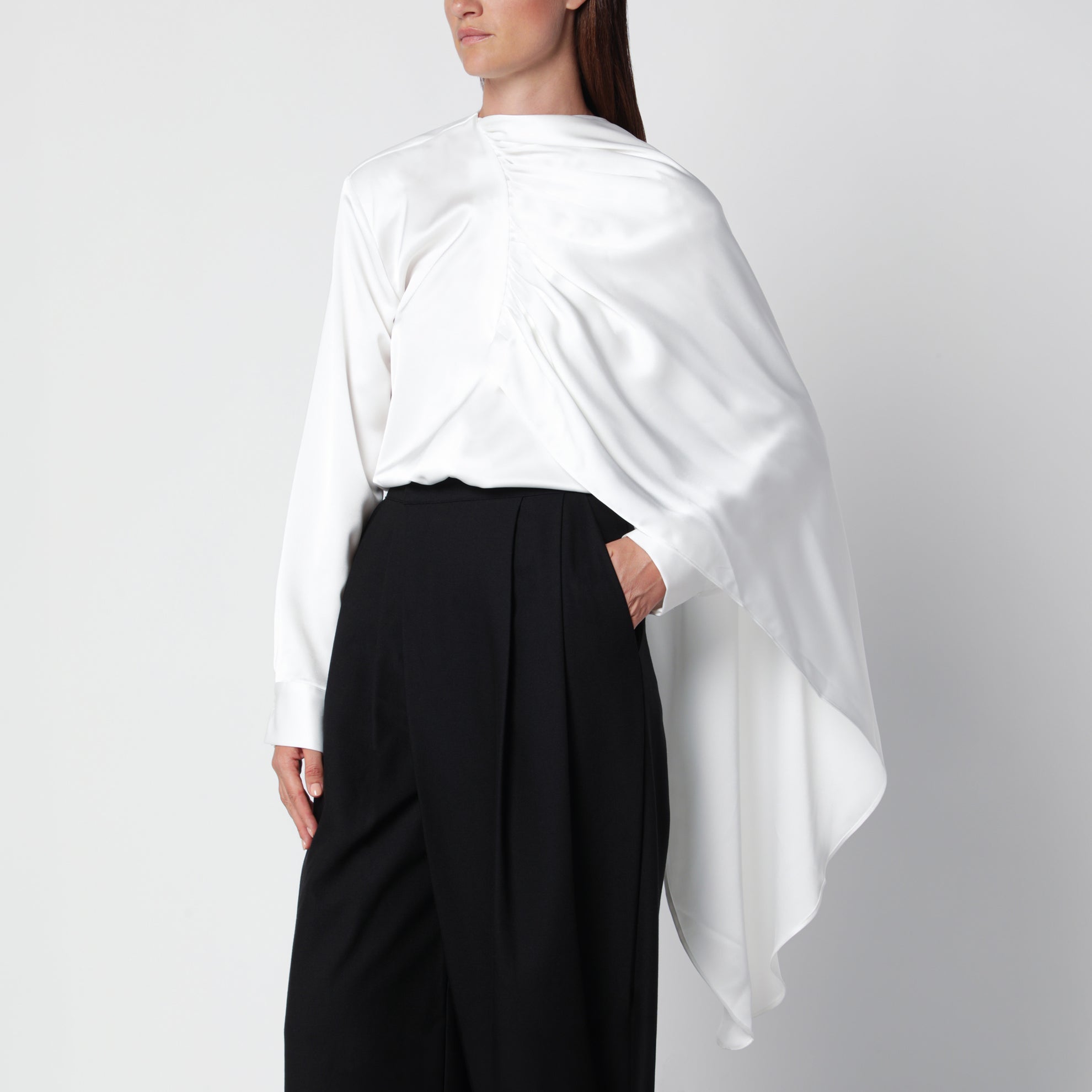 Weiße Koa Bluse aus drapiertem Satin
