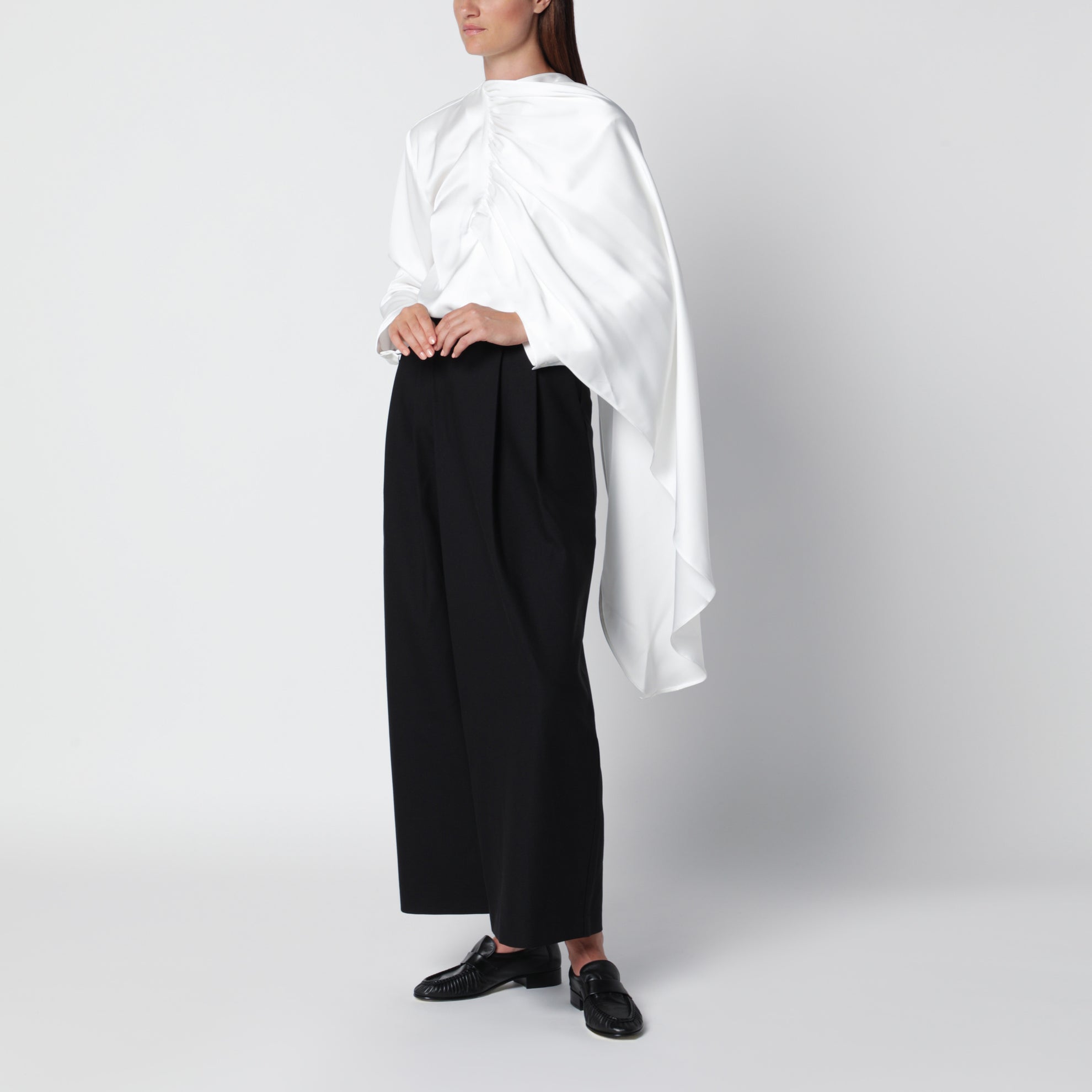 Weiße Koa Bluse aus drapiertem Satin