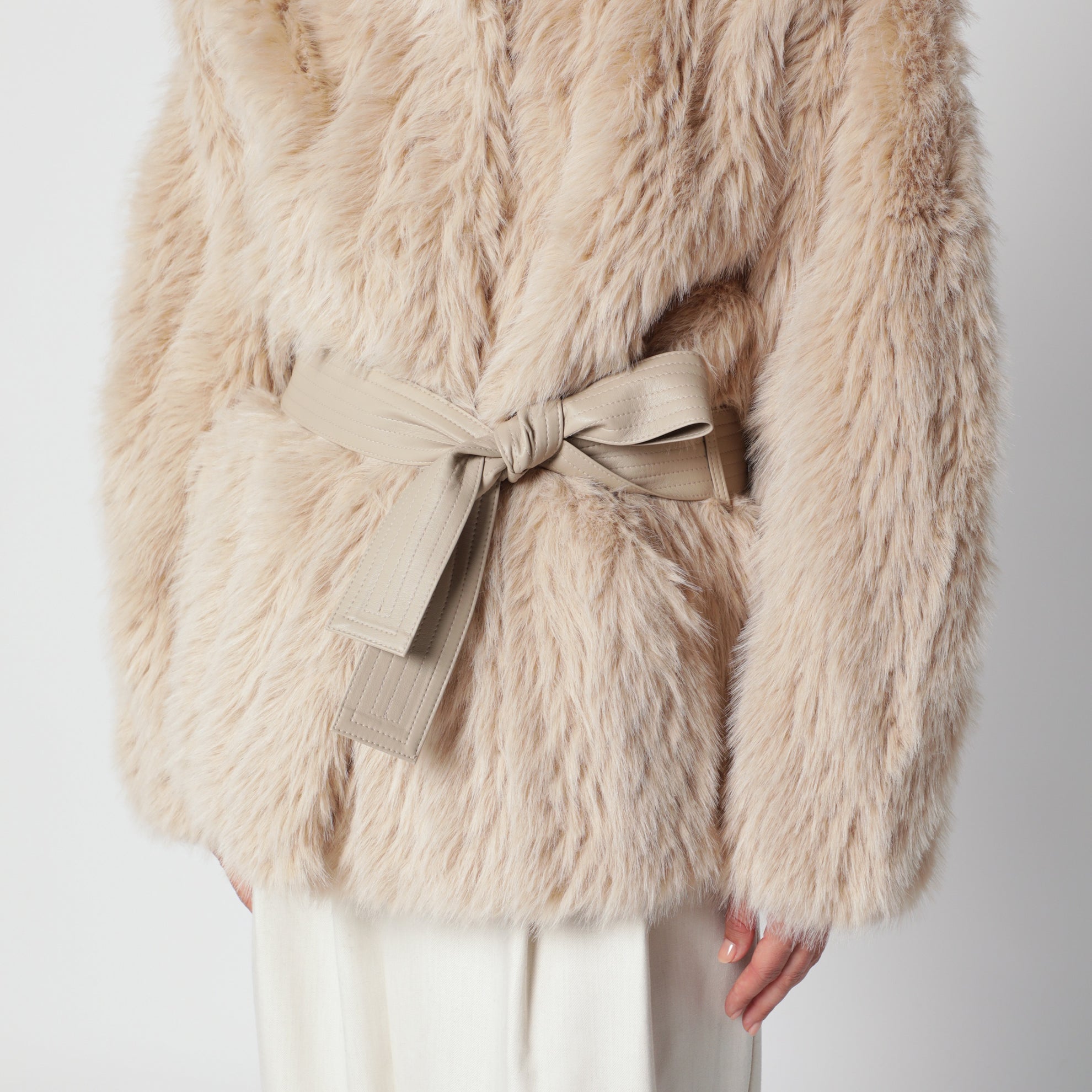 Ilaria beige Kunstpelzjacke