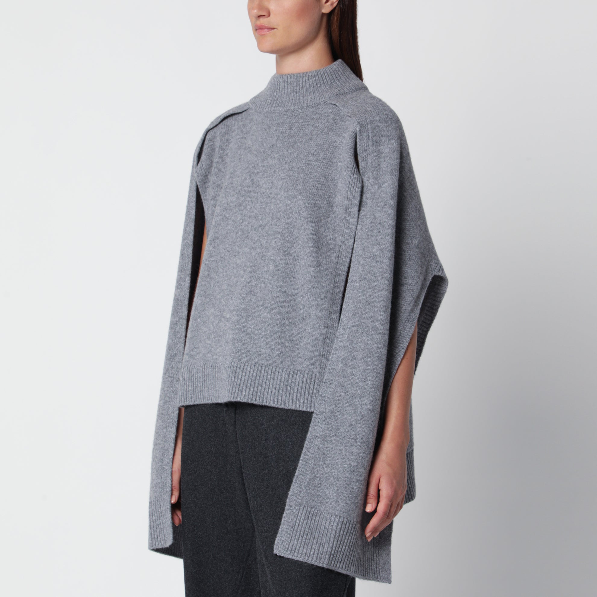 Pull Noa gris avec manches effet cape