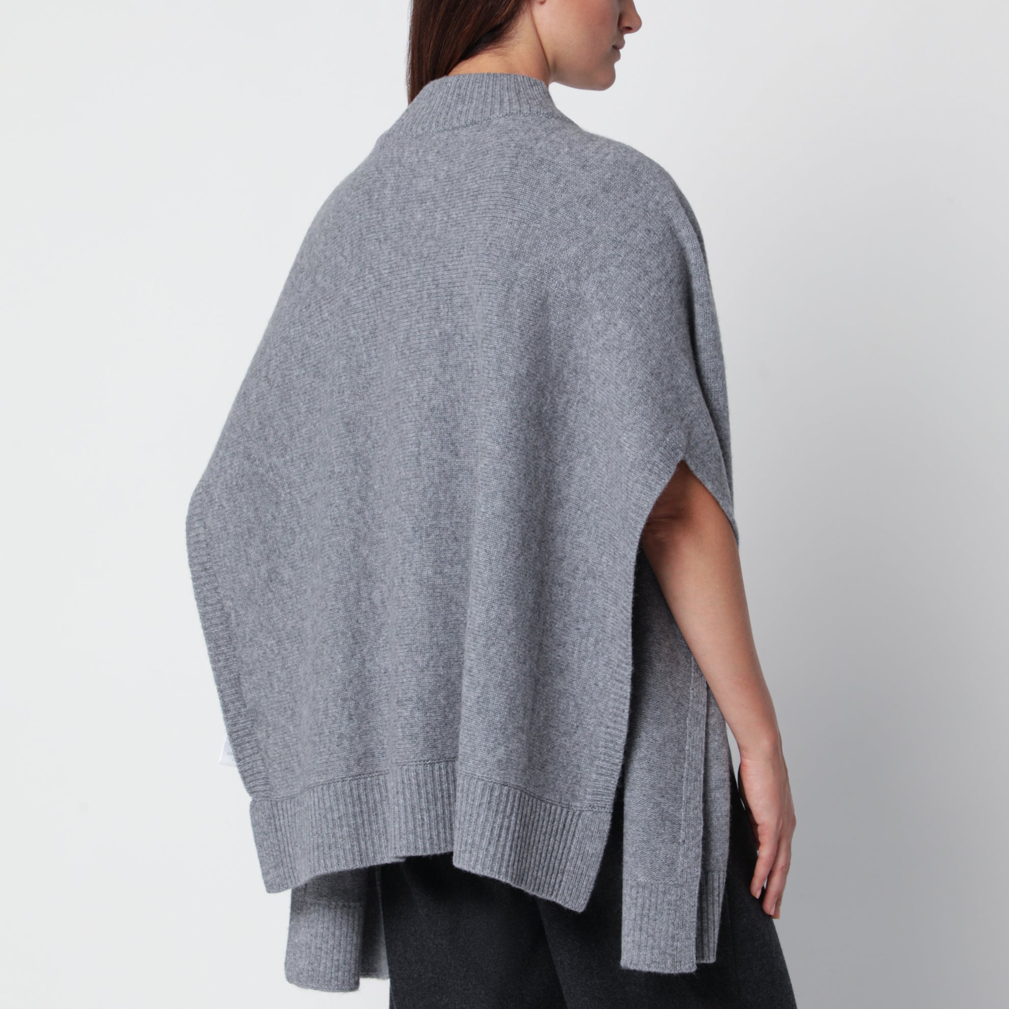 Pull Noa gris avec manches effet cape