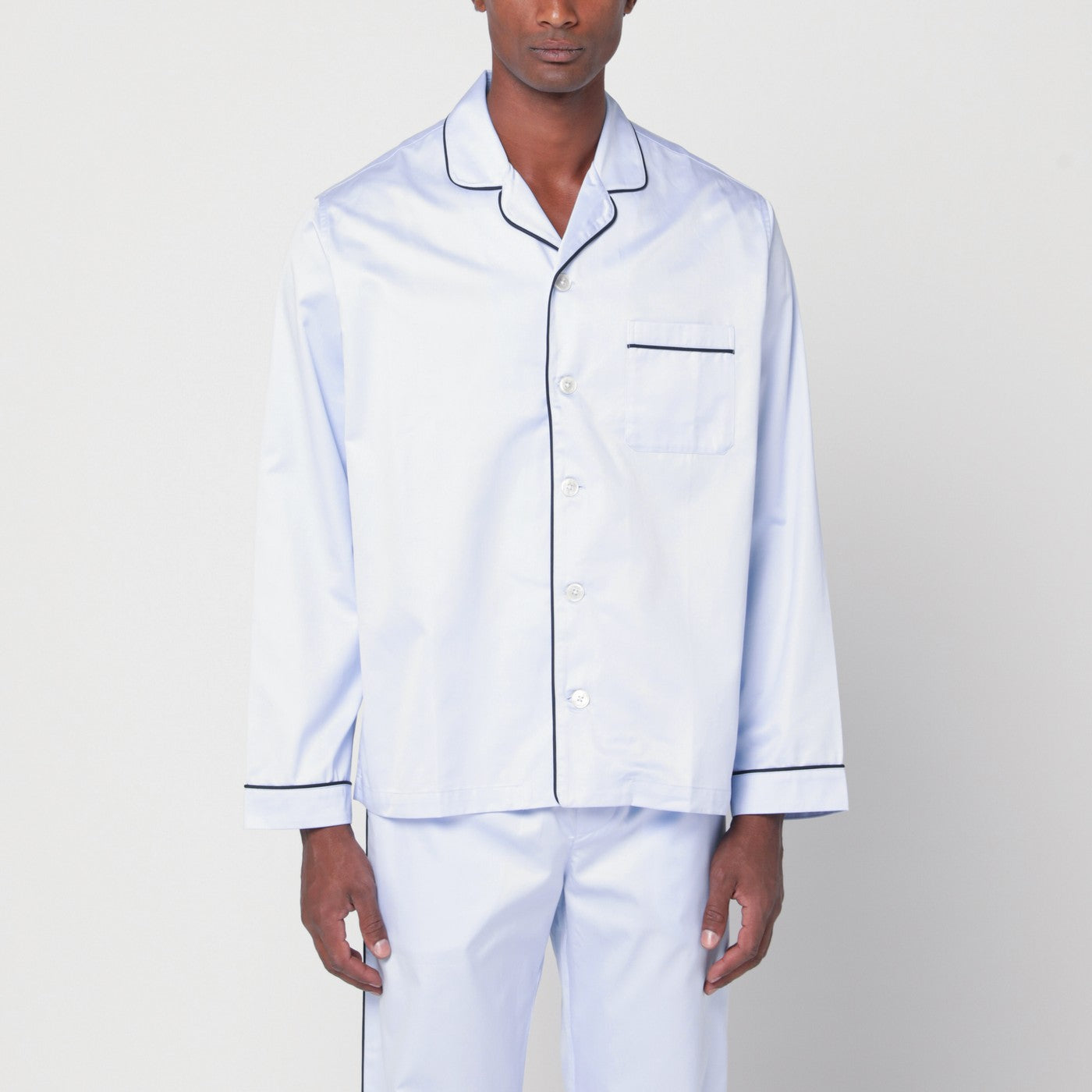 Hellblaues Pyjamahemd