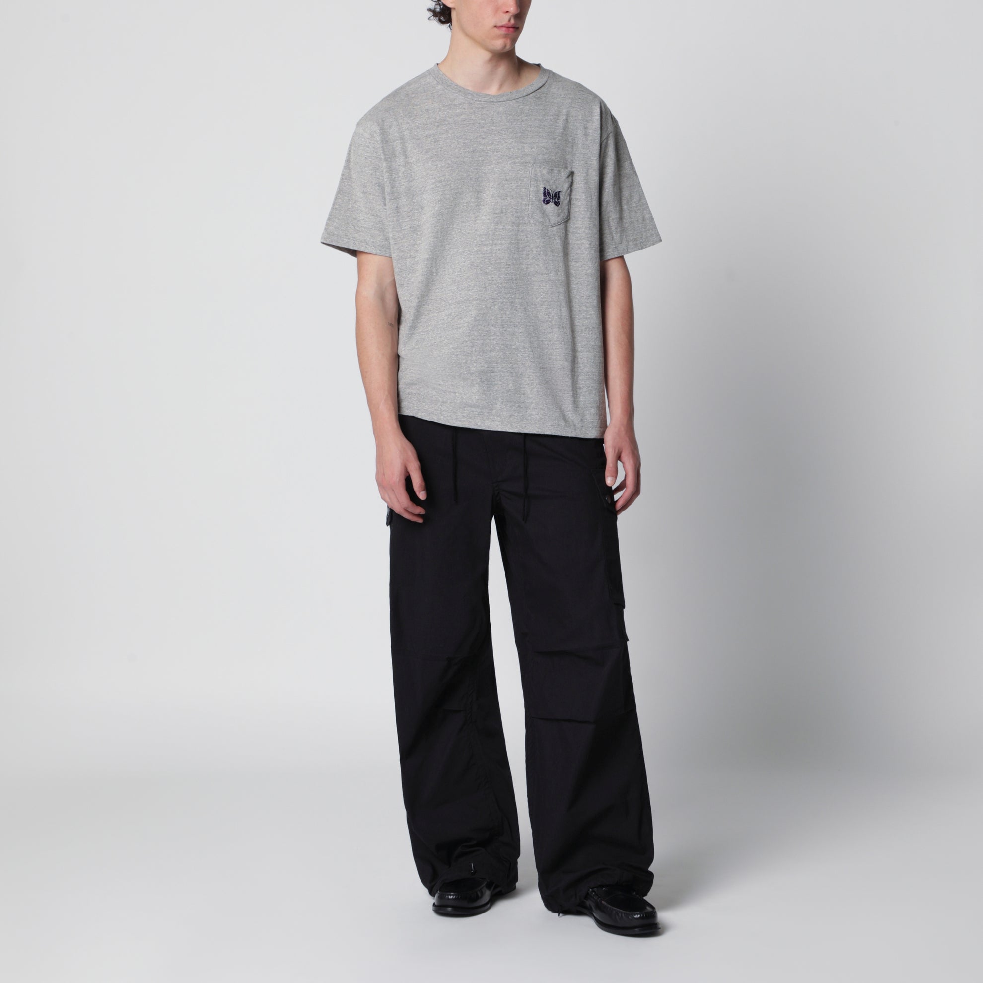 T-shirt gris en coton avec broderie