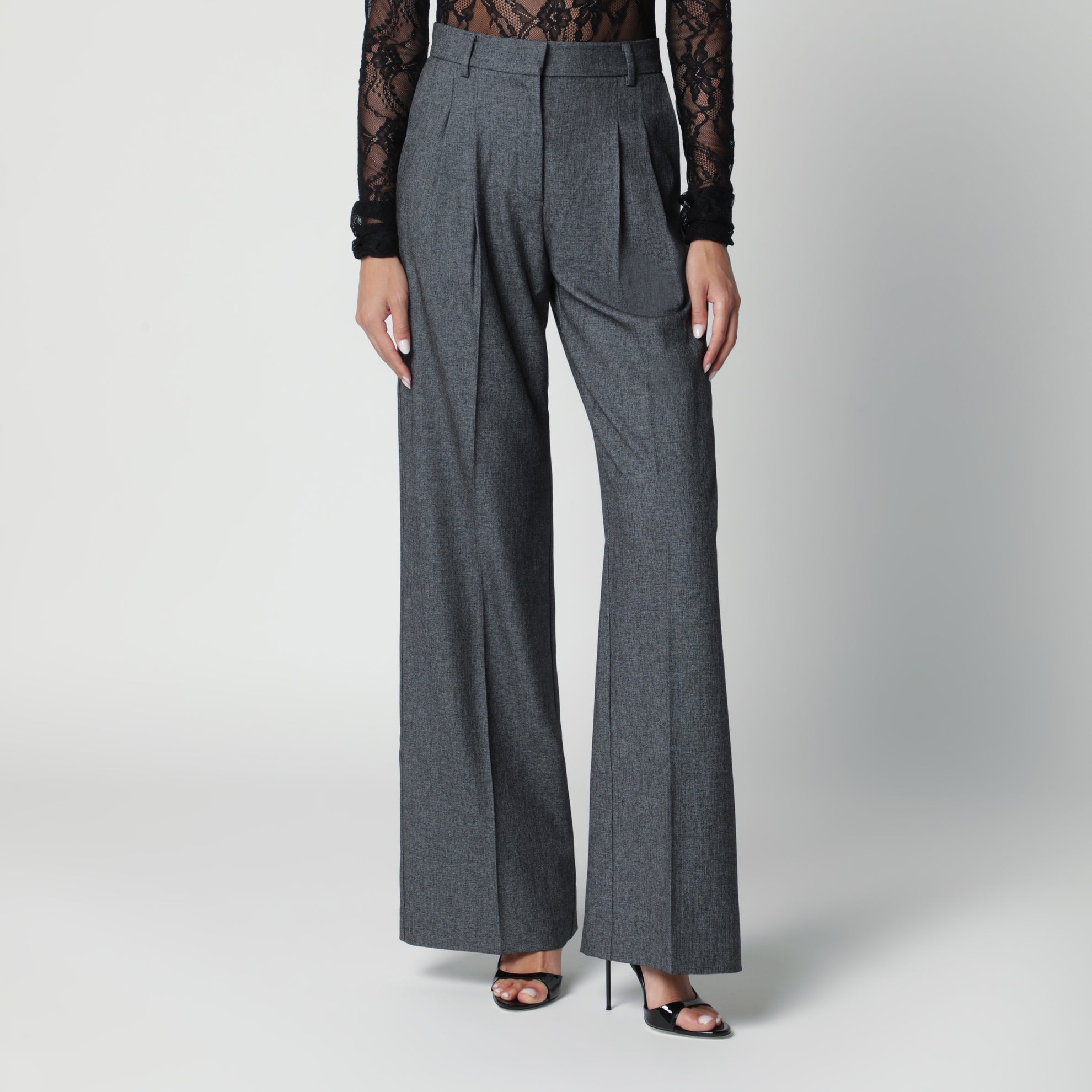 Graue Hose mit weitem Bein