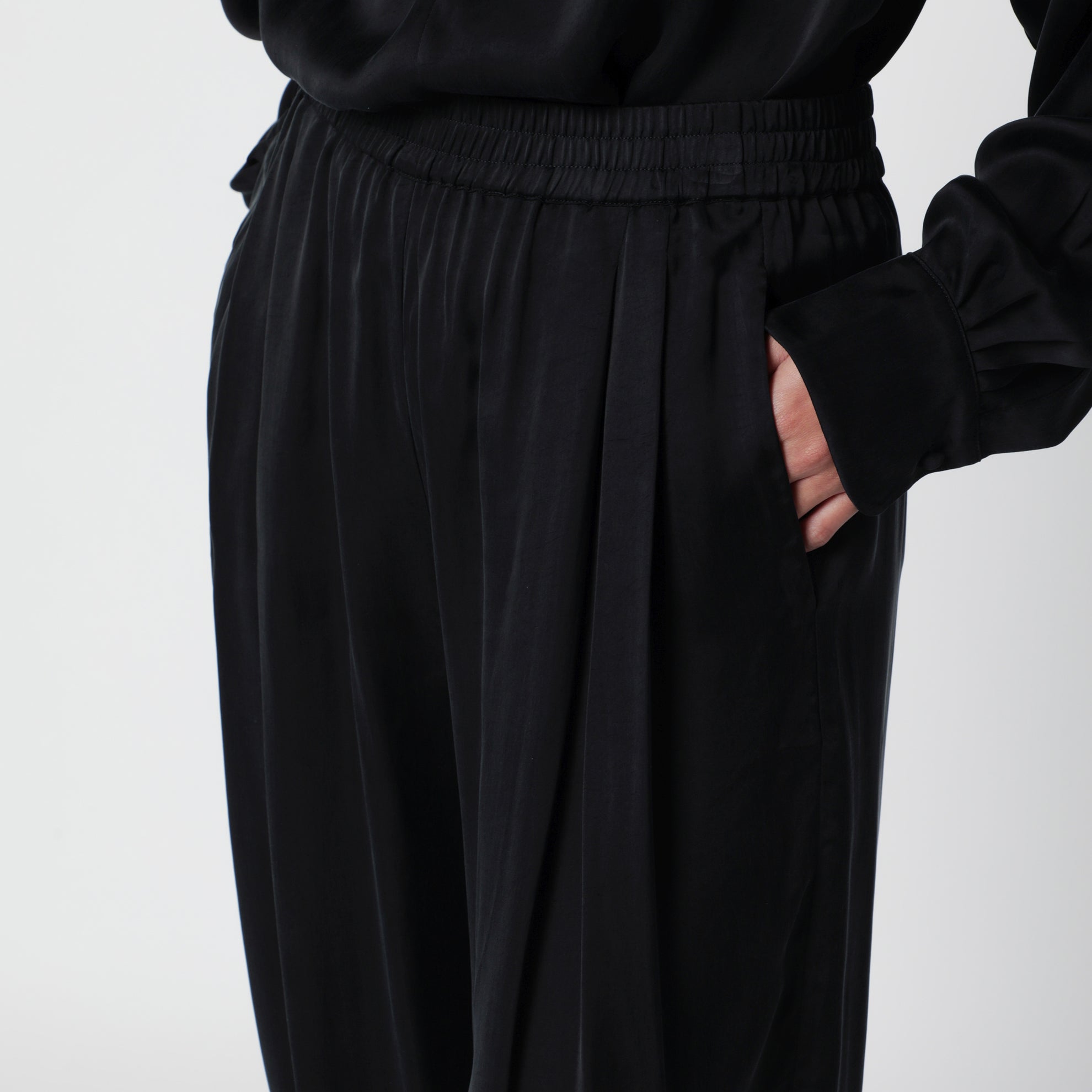 Renee Hose schwarz aus Cupro