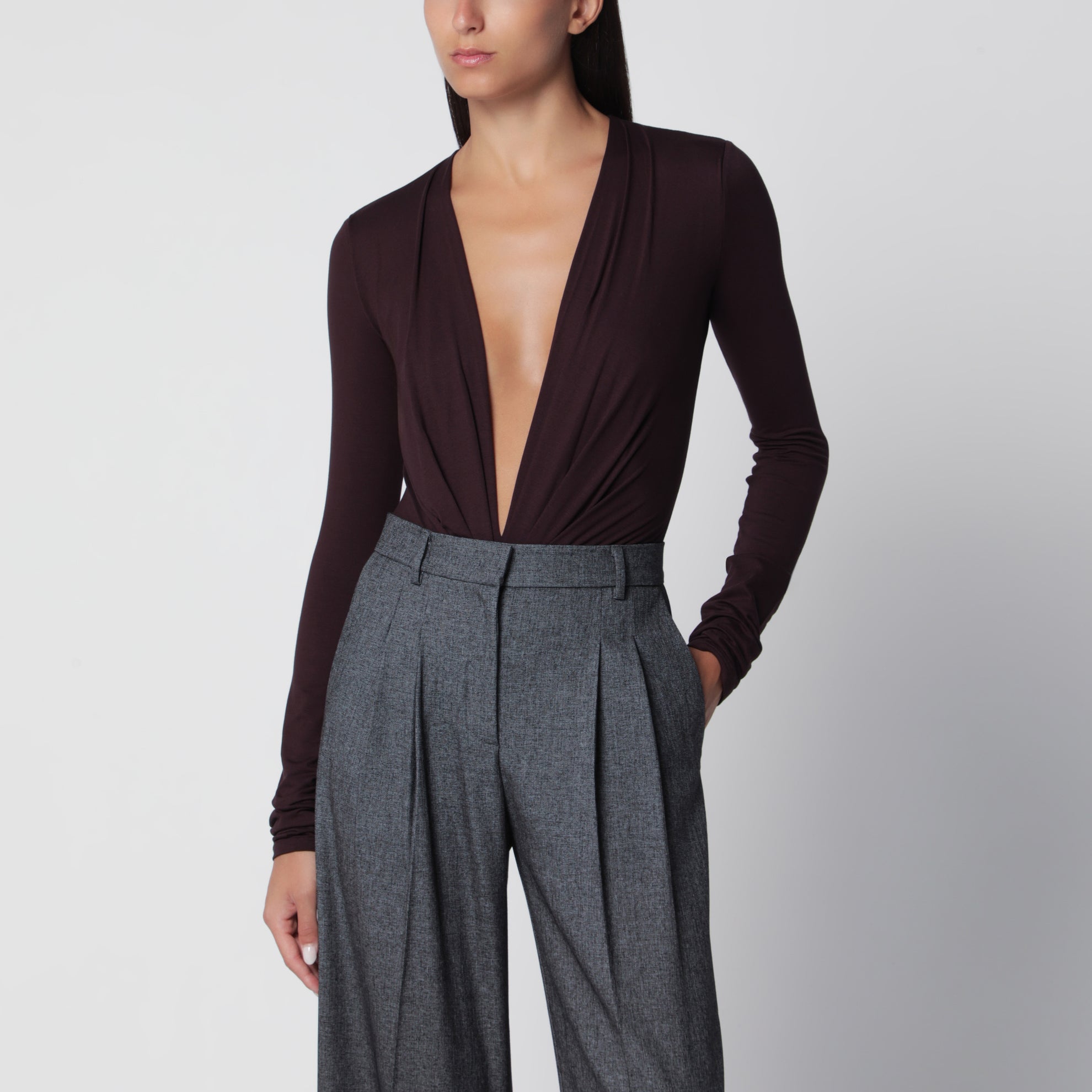 Deep neckline rouge noir stretch jersey bodysuit