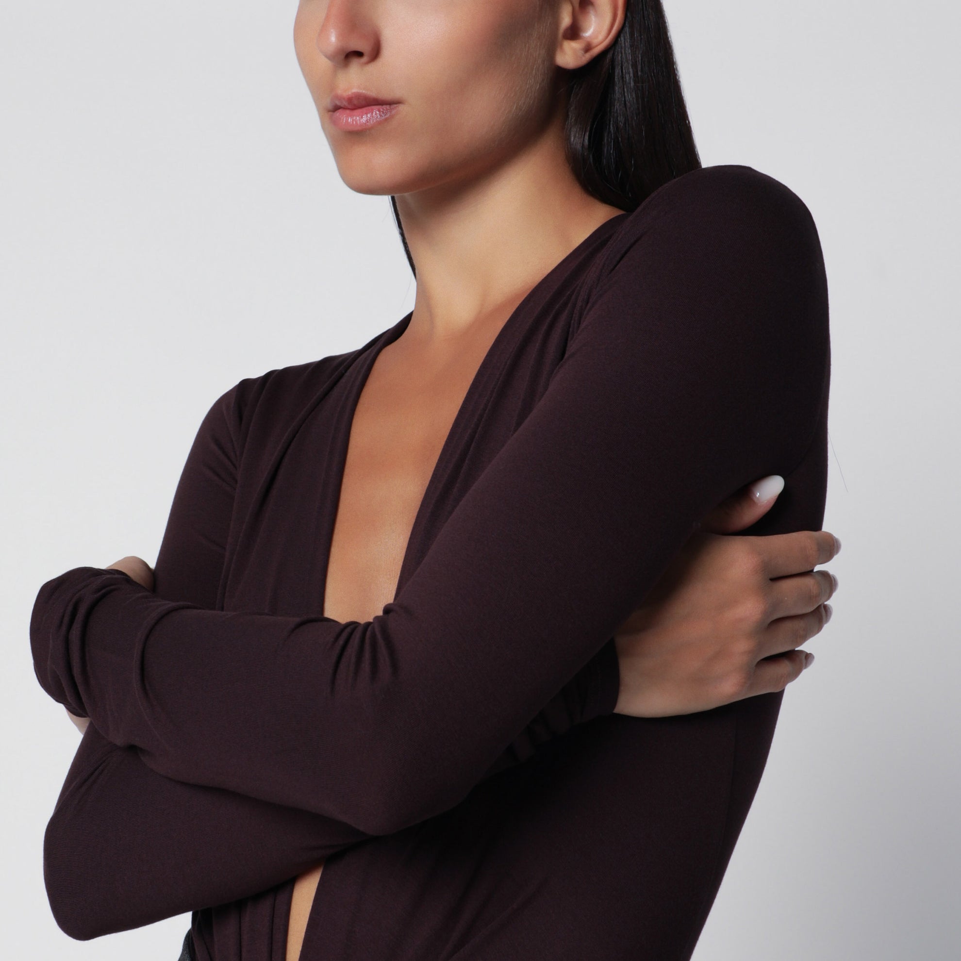 Deep neckline rouge noir stretch jersey bodysuit