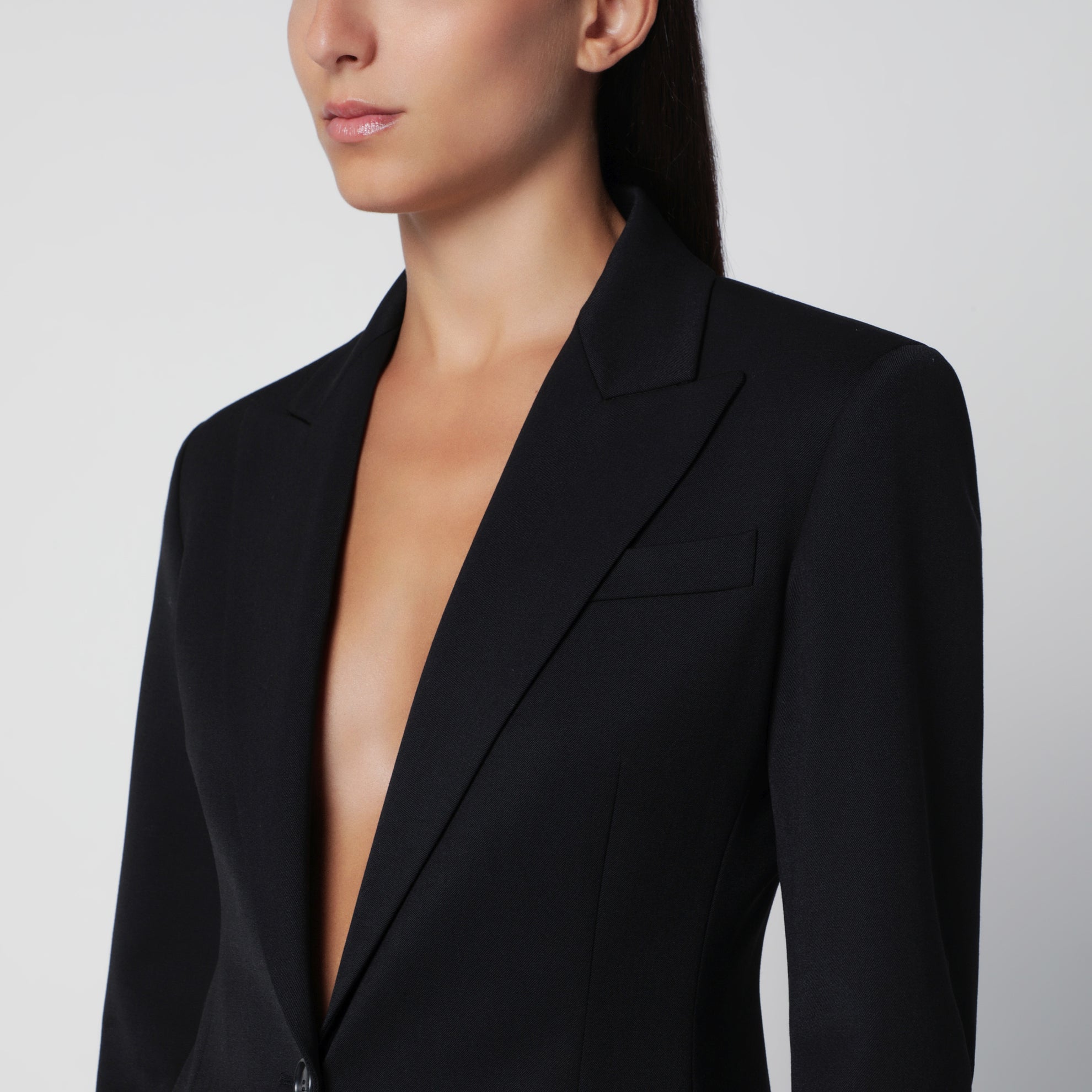 Single-breasted black jacket in wool blend